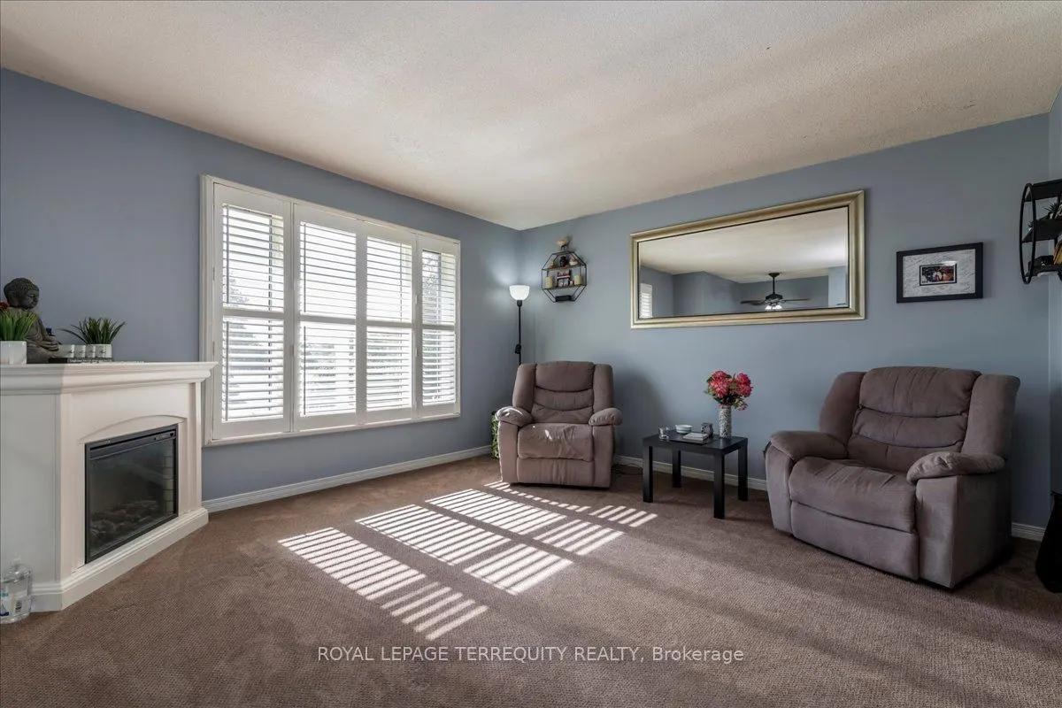 1092 Old Barrie Road W
