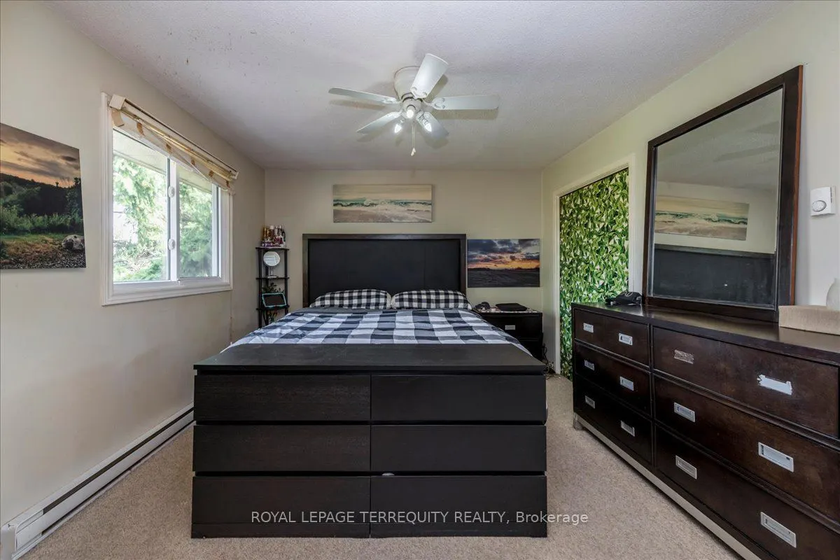 1092 Old Barrie Road W