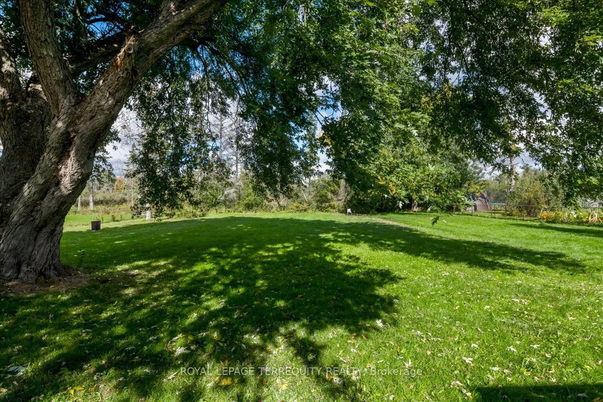 1092 Old Barrie Road W