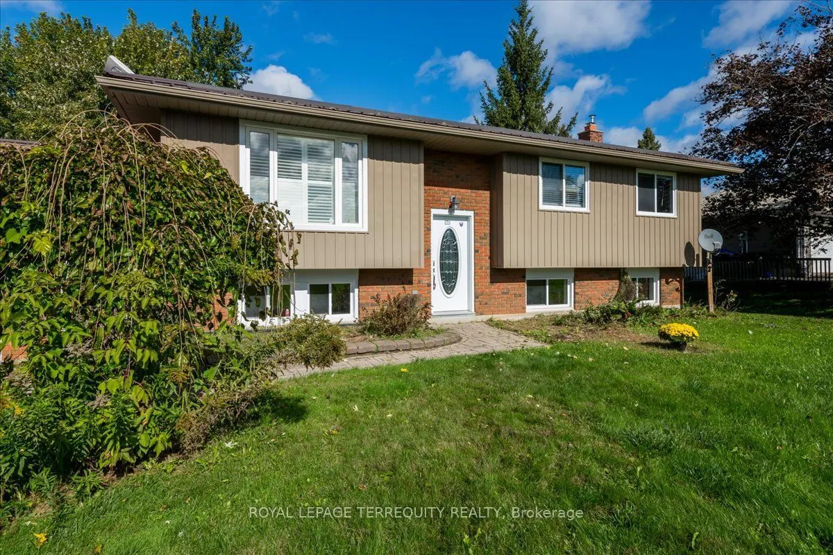 1092 Old Barrie Road W