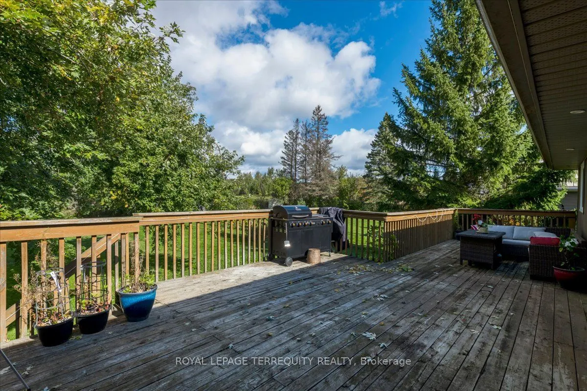 1092 Old Barrie Road W