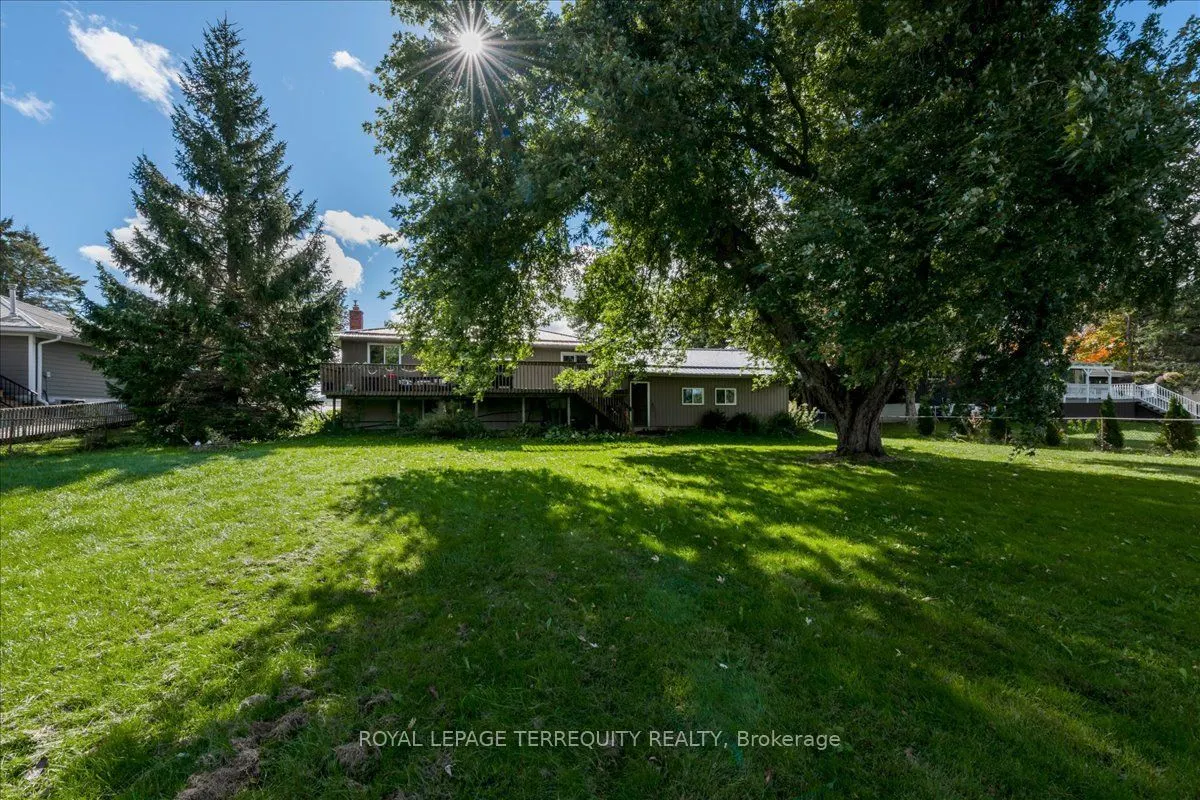 1092 Old Barrie Road W