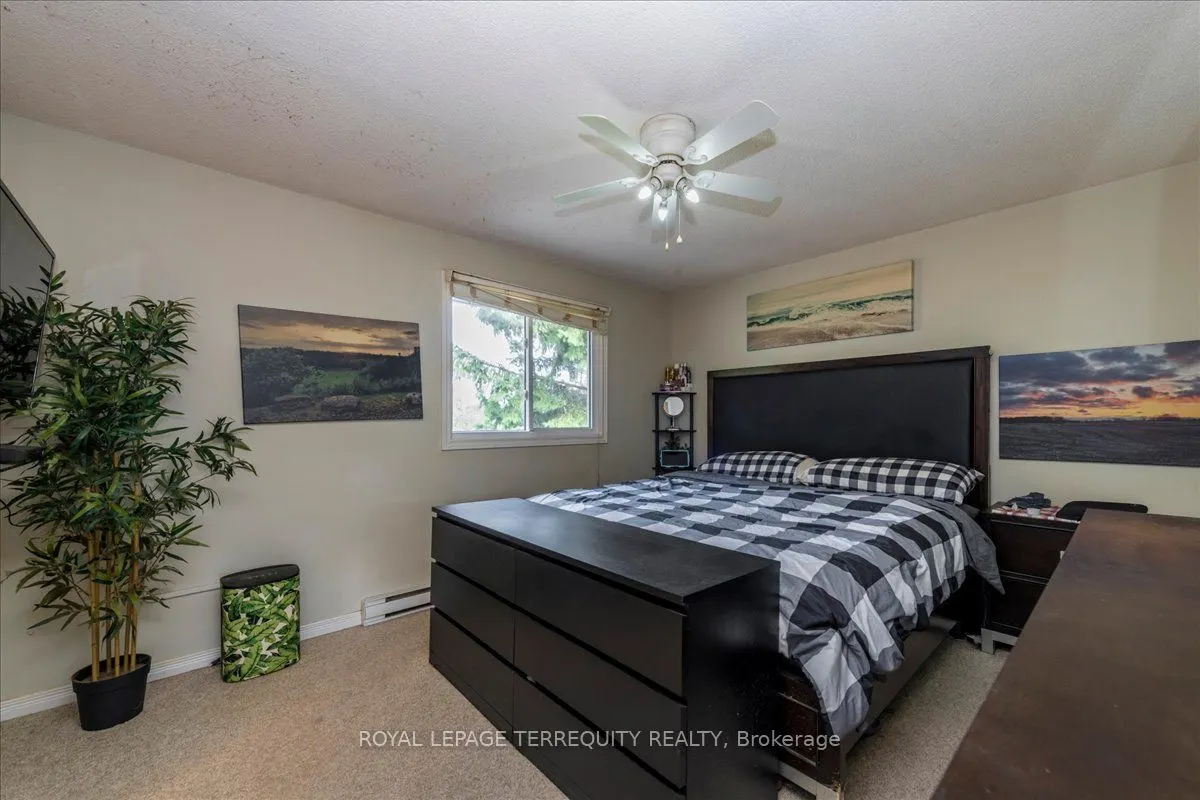 1092 Old Barrie Road W