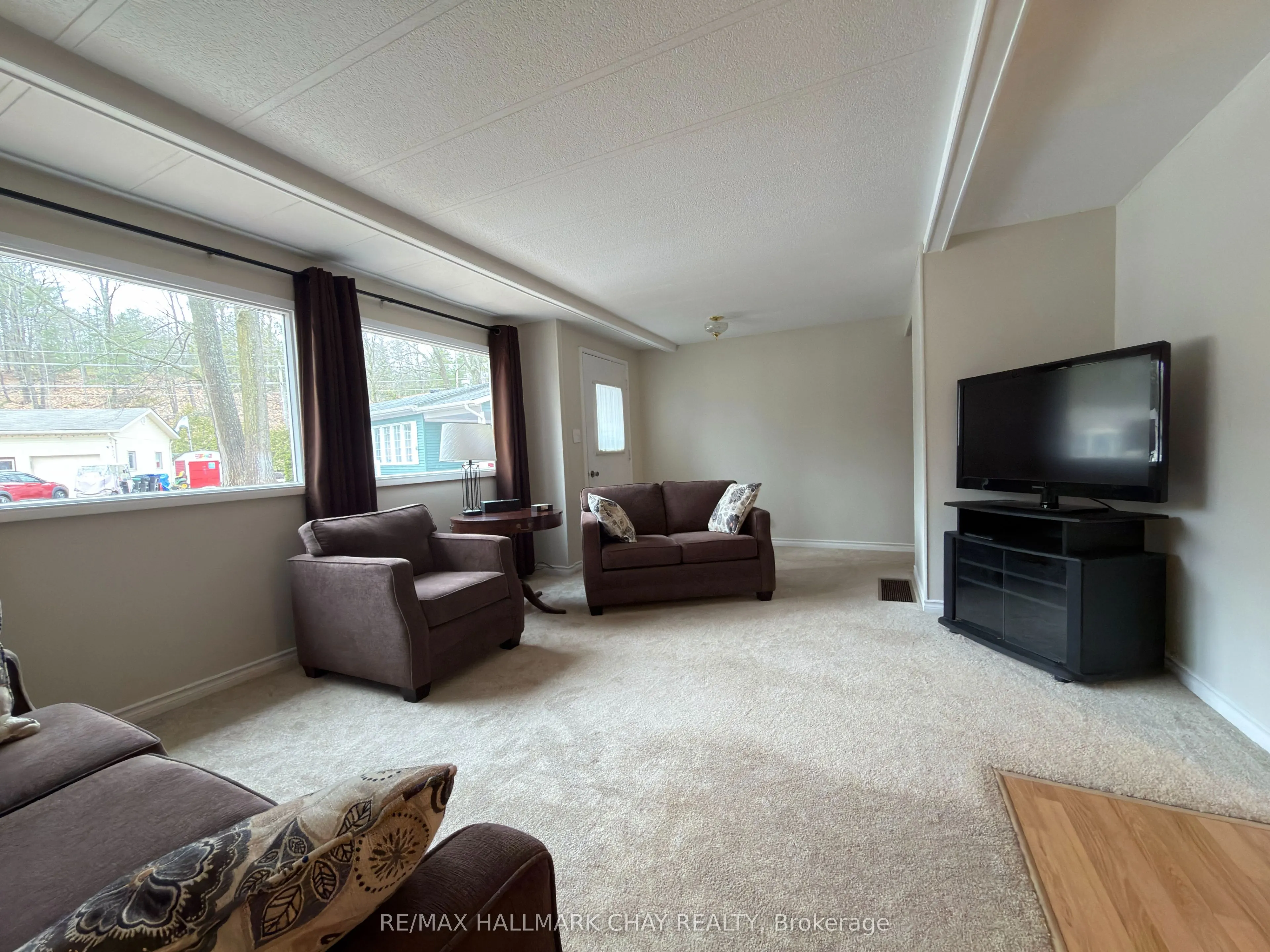13 Carruthers Street N