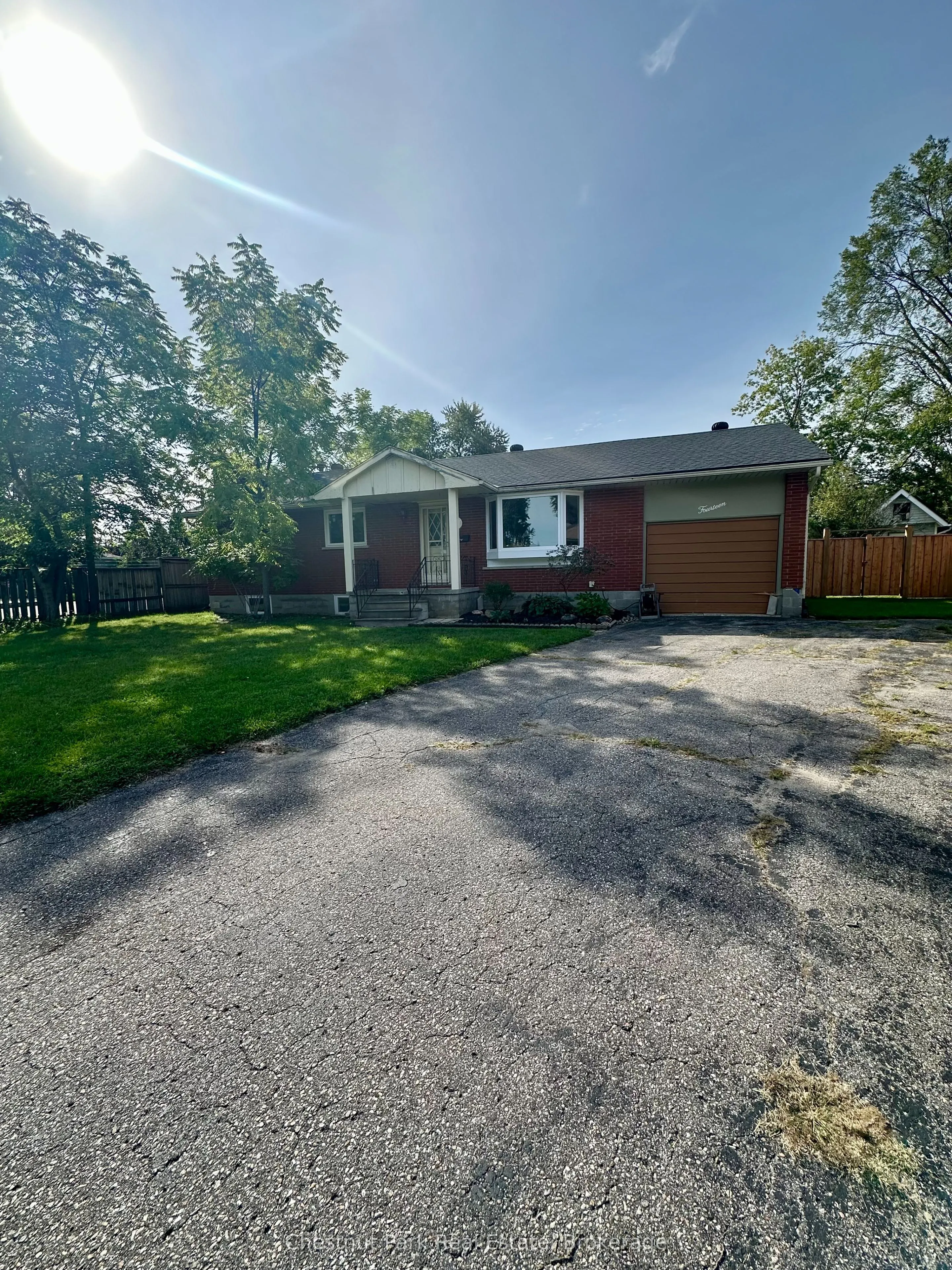 14 Brock Crescent