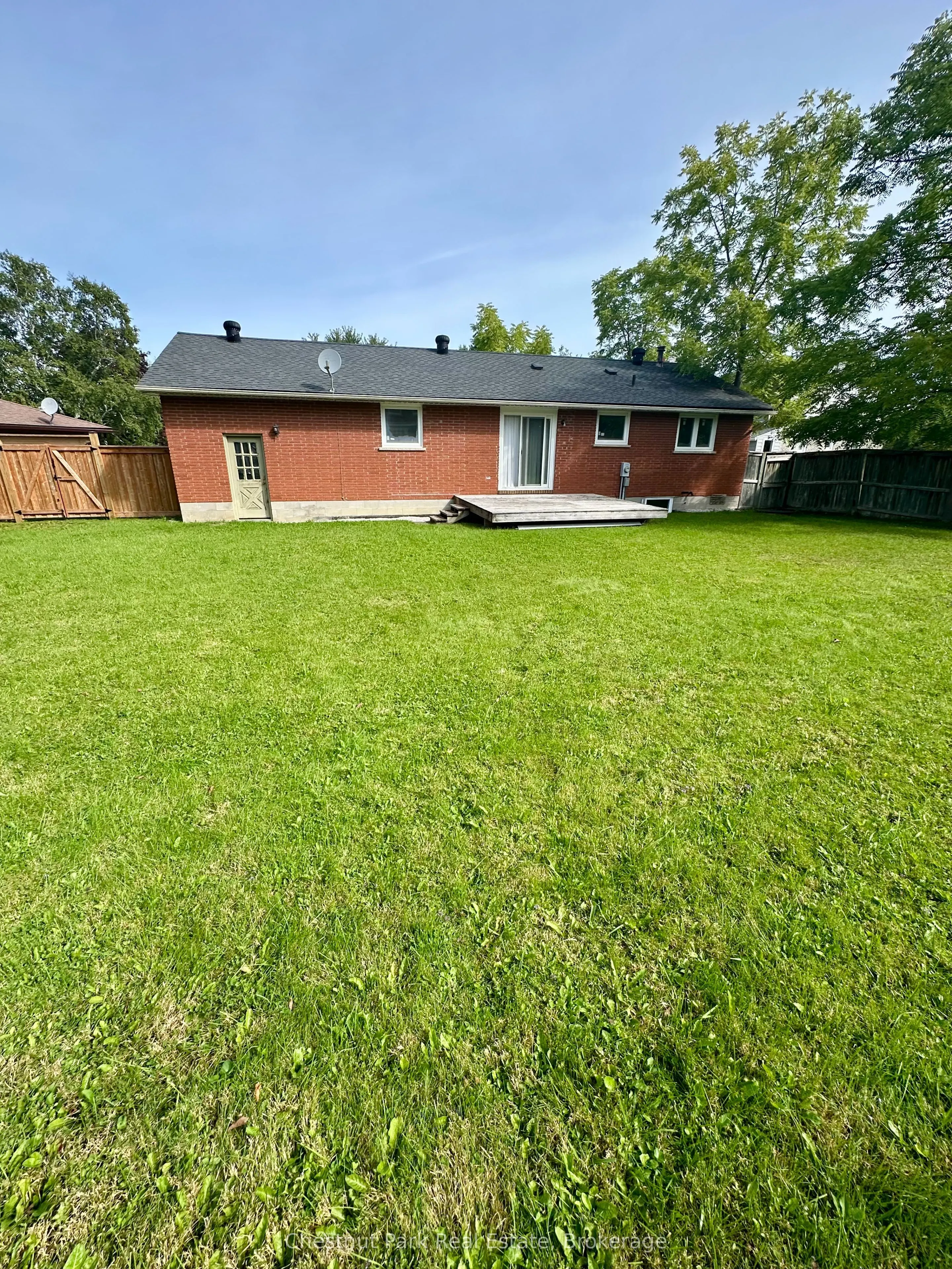 14 Brock Crescent