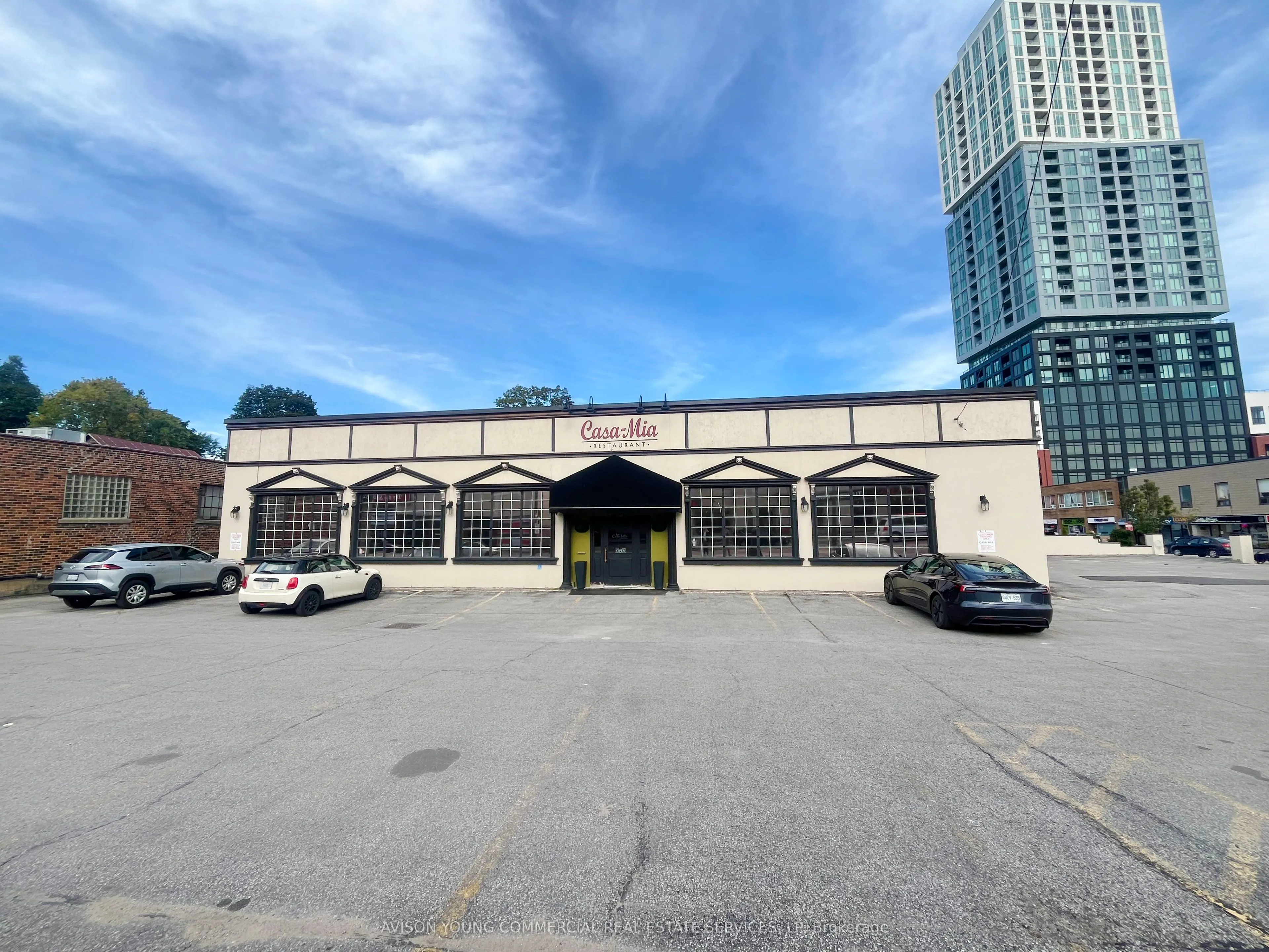 88 Dunlop Street W