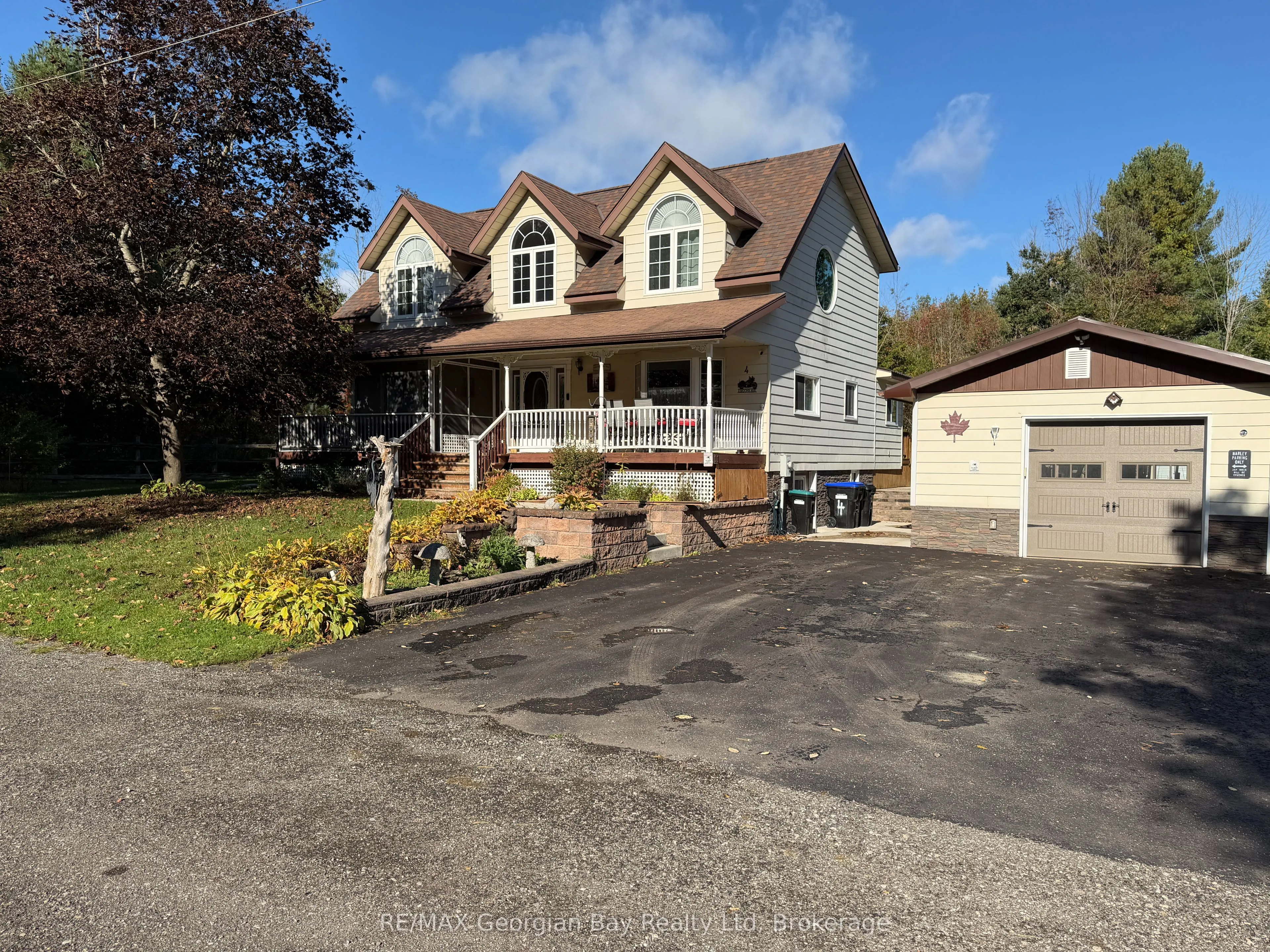 4 Moore Avenue