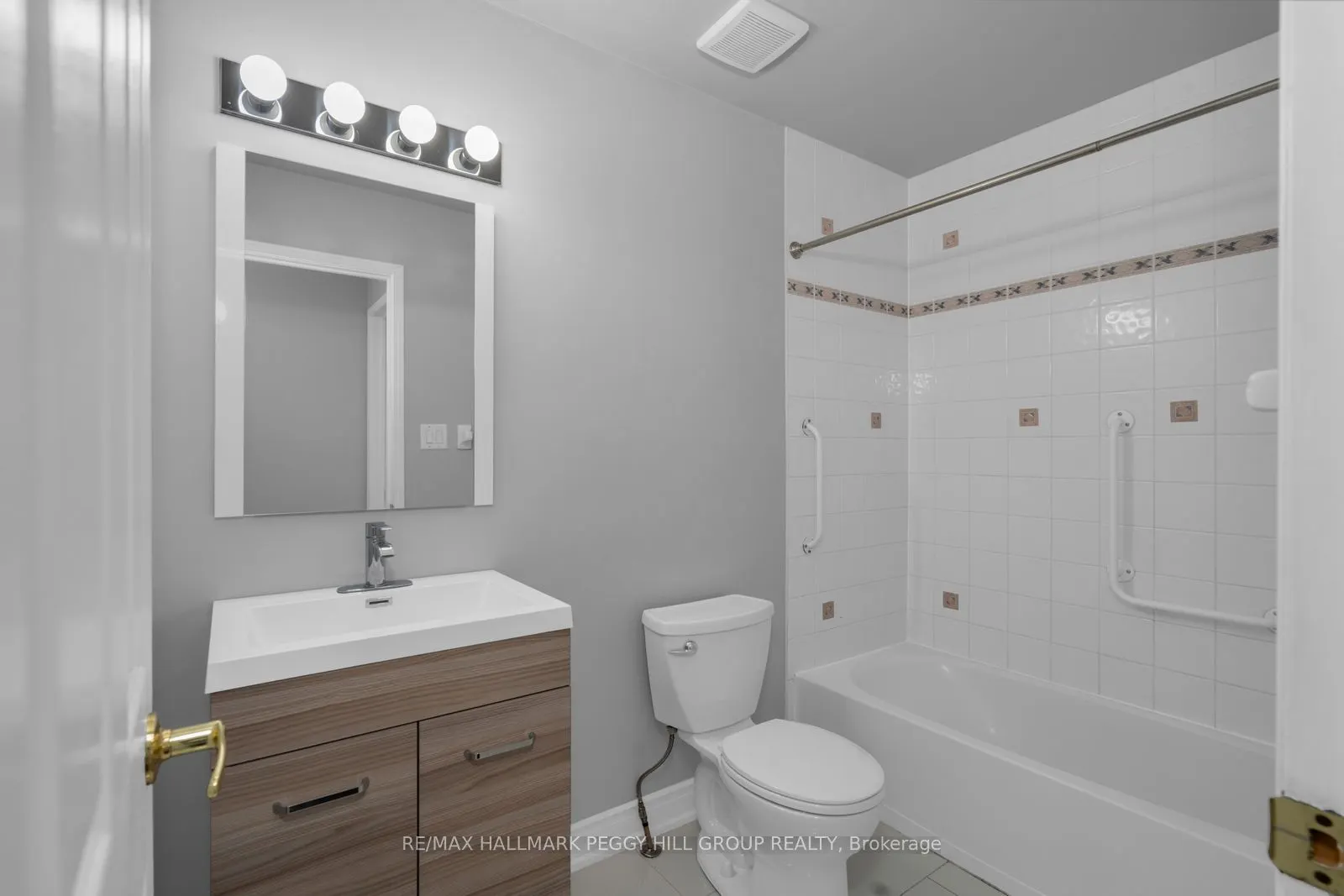 152 Madelaine Drive #Upper