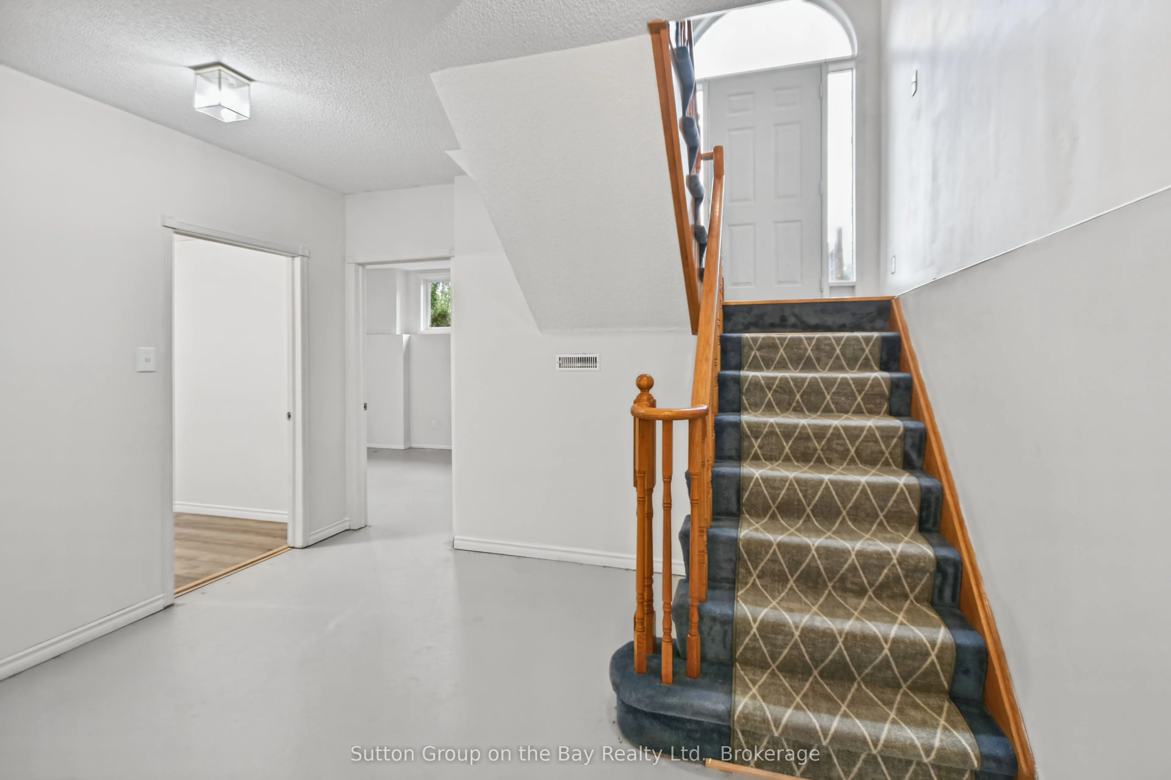 77 Fernbrook Drive