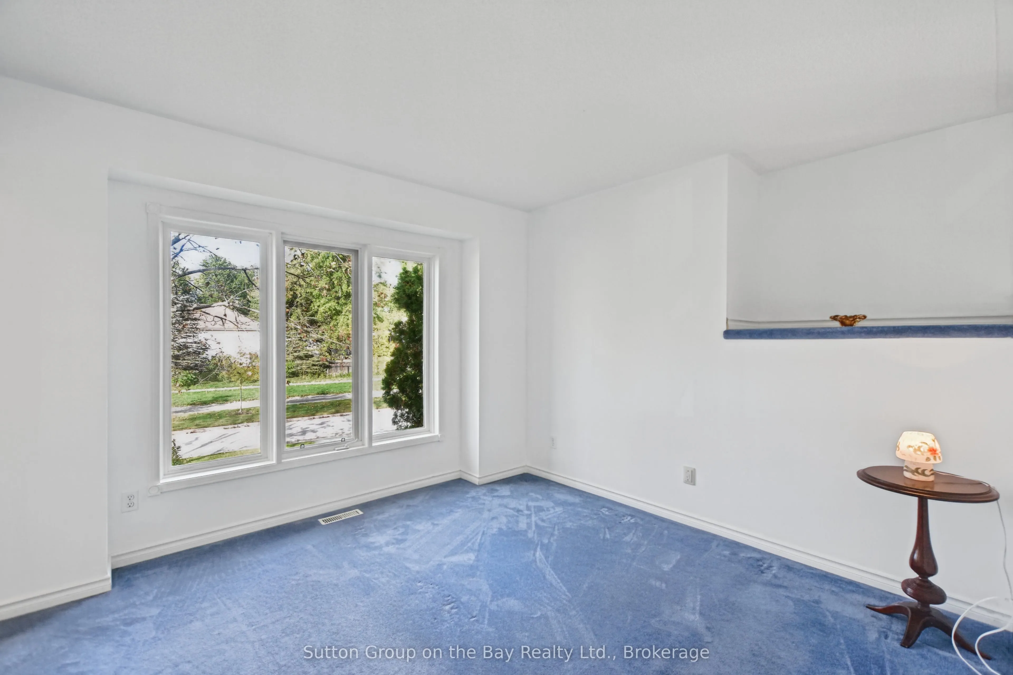 77 Fernbrook Drive