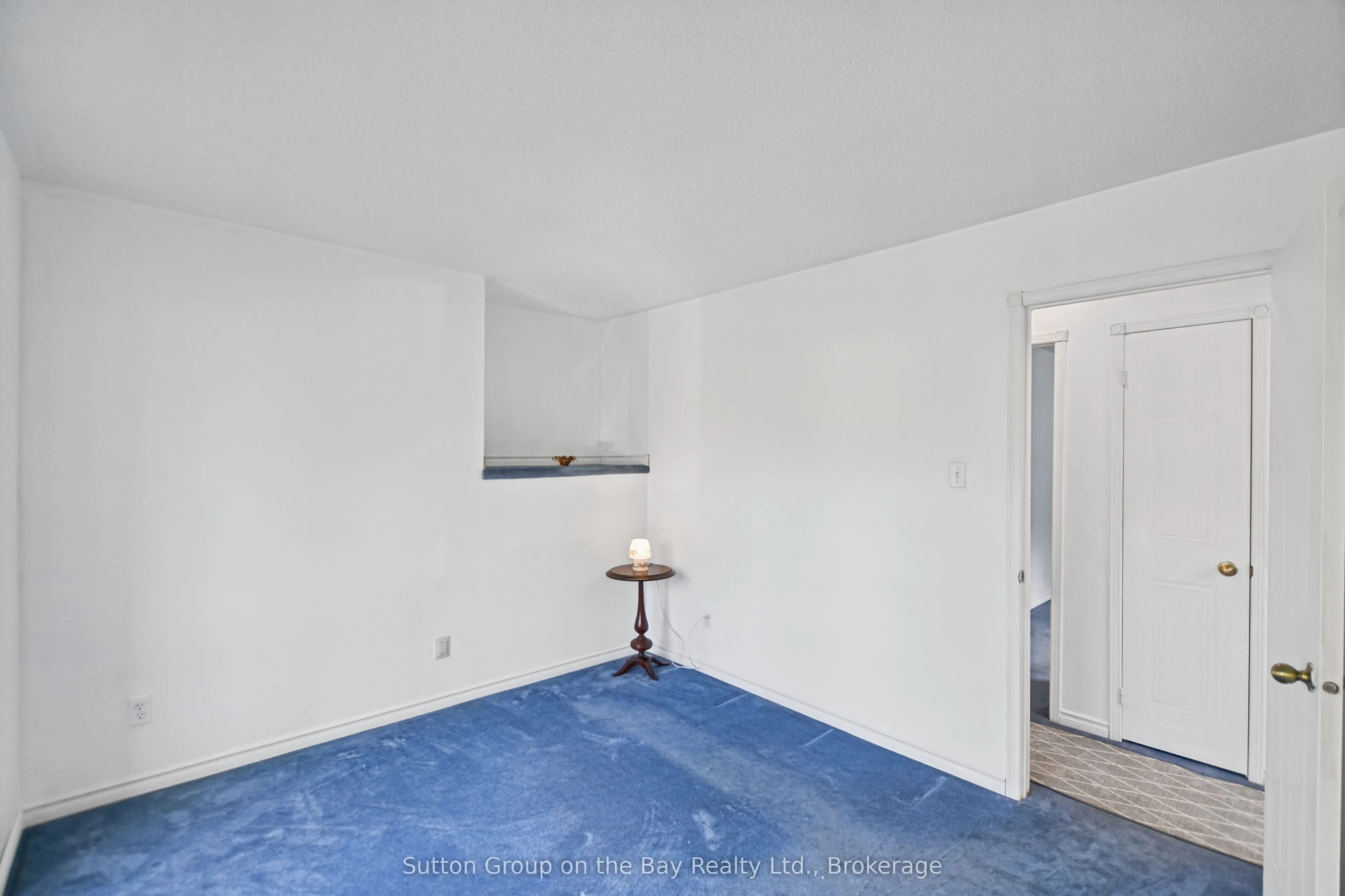 77 Fernbrook Drive