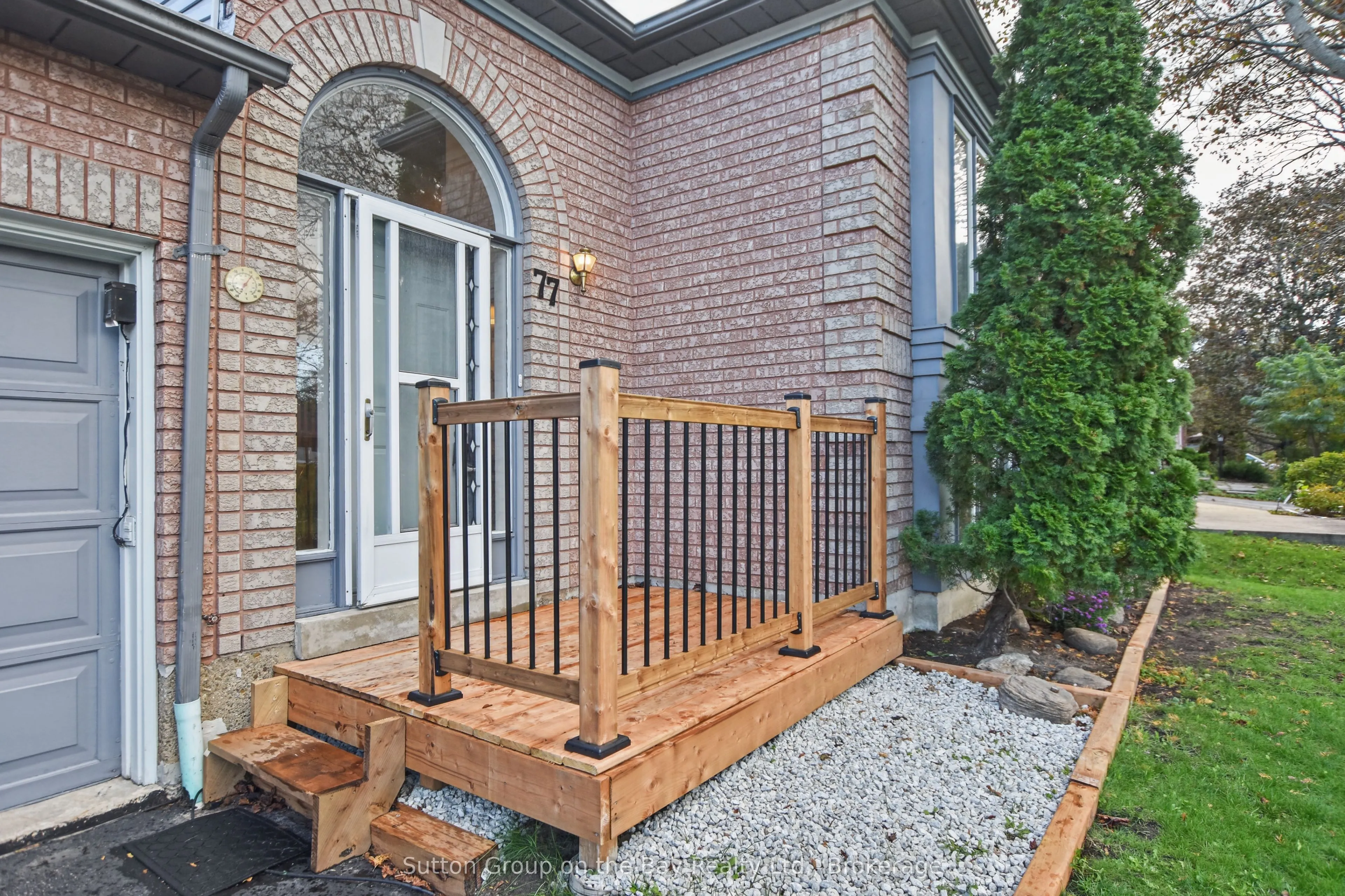 77 Fernbrook Drive