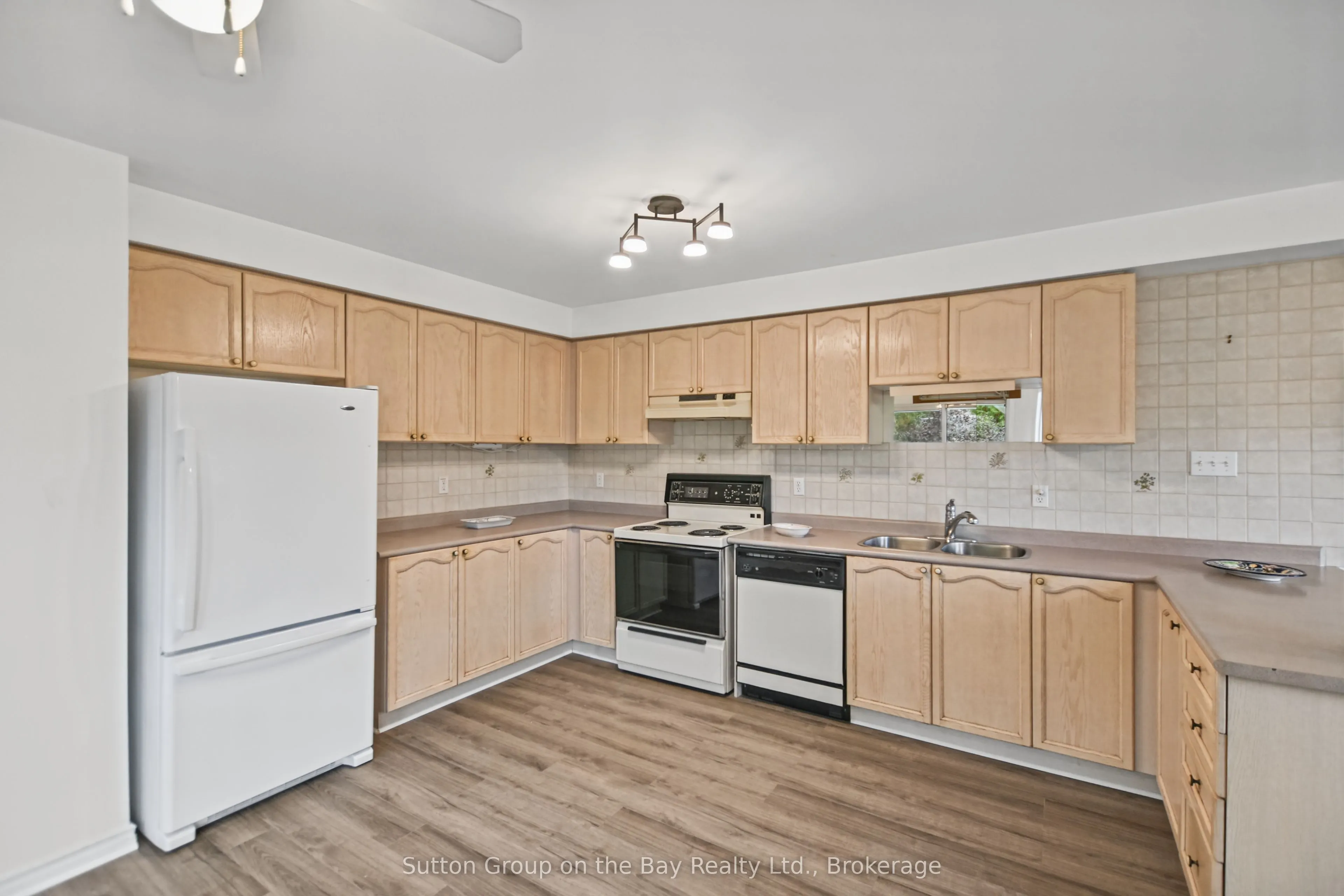77 Fernbrook Drive