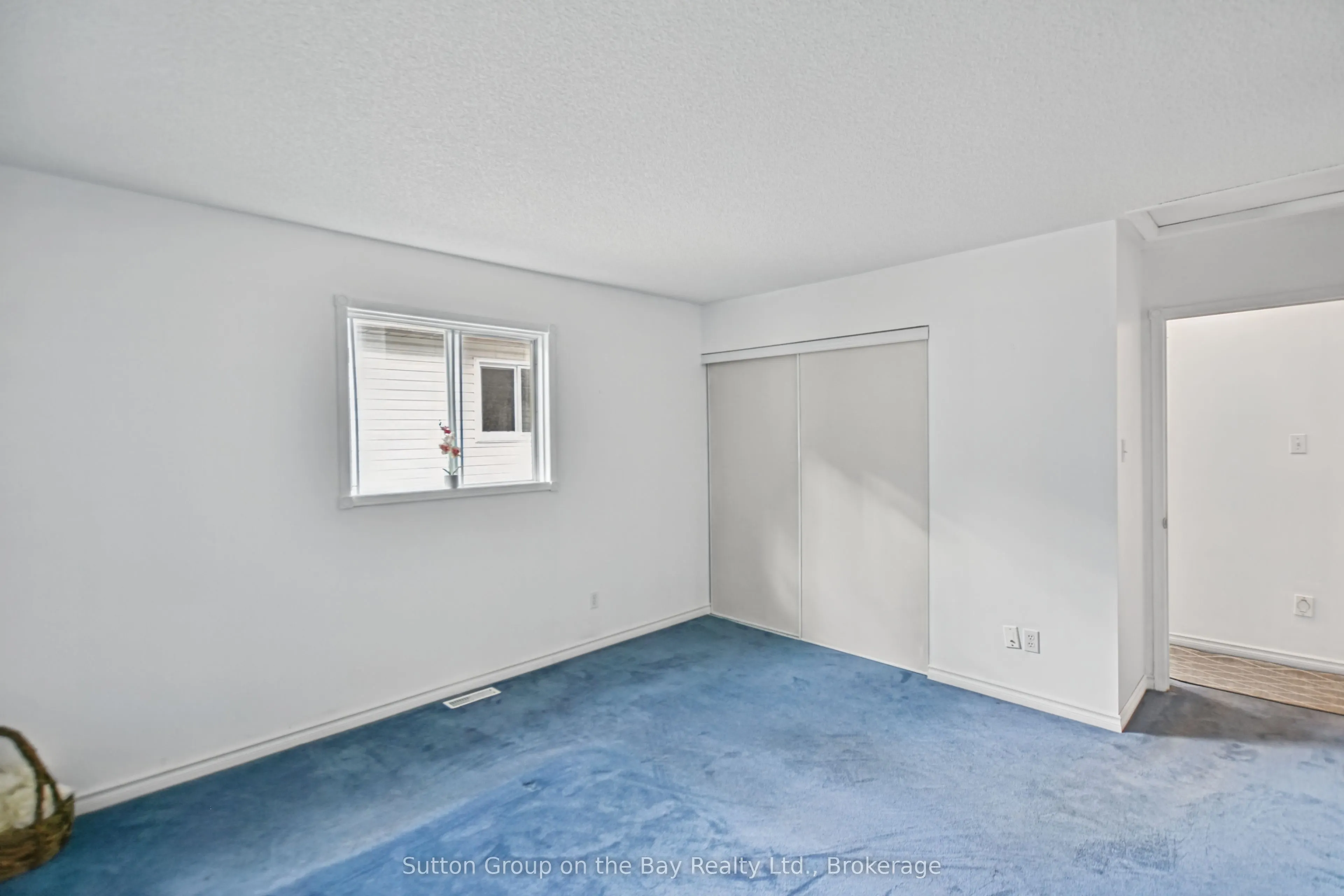 77 Fernbrook Drive