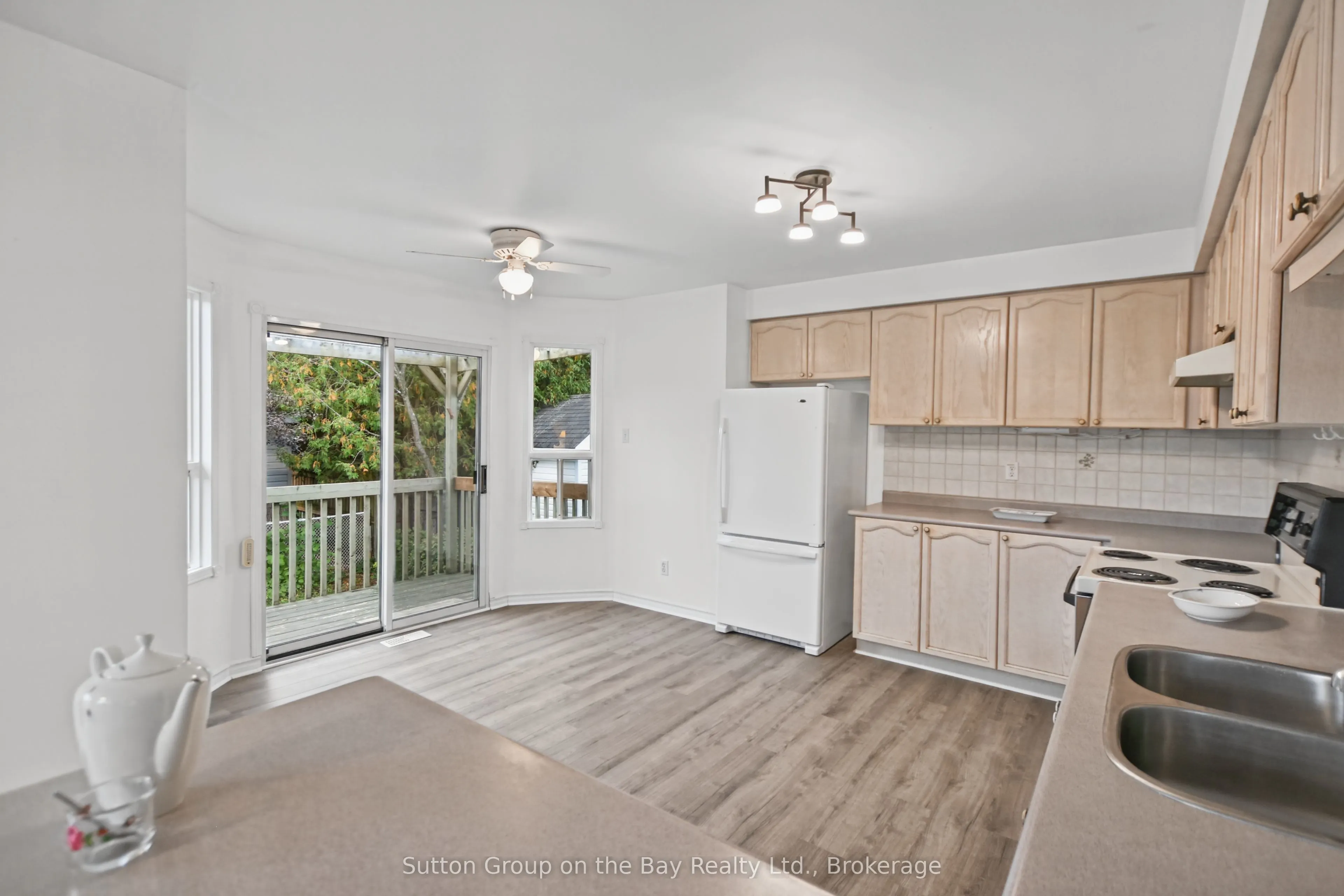 77 Fernbrook Drive