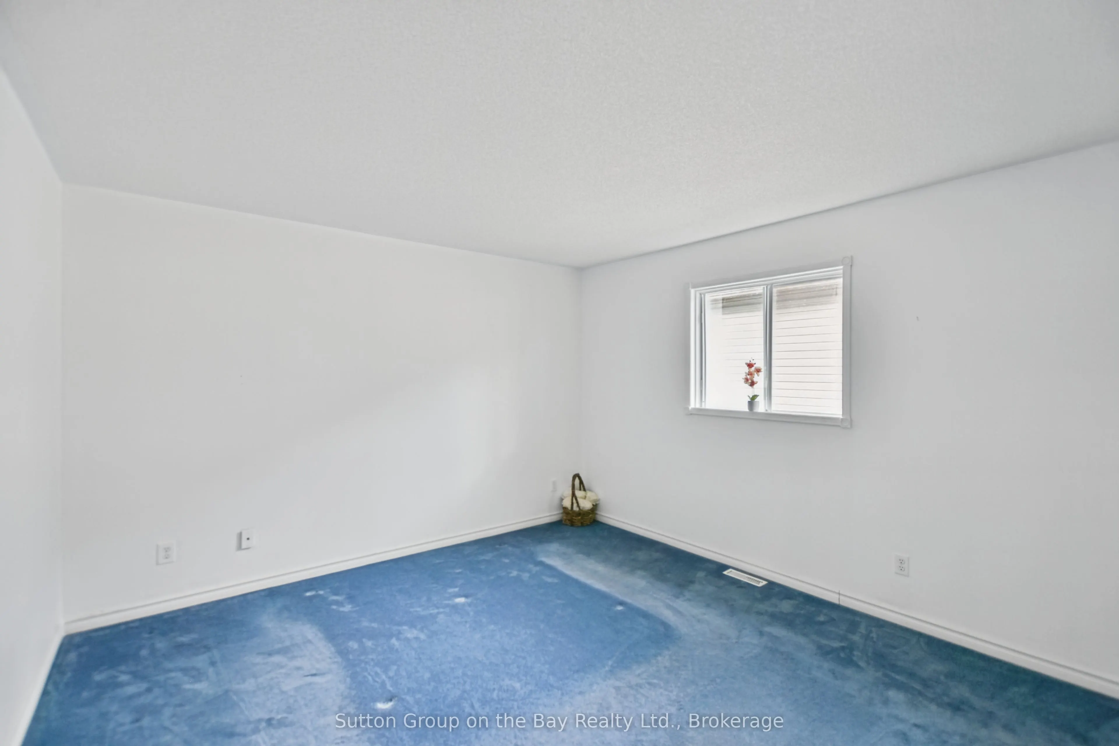 77 Fernbrook Drive