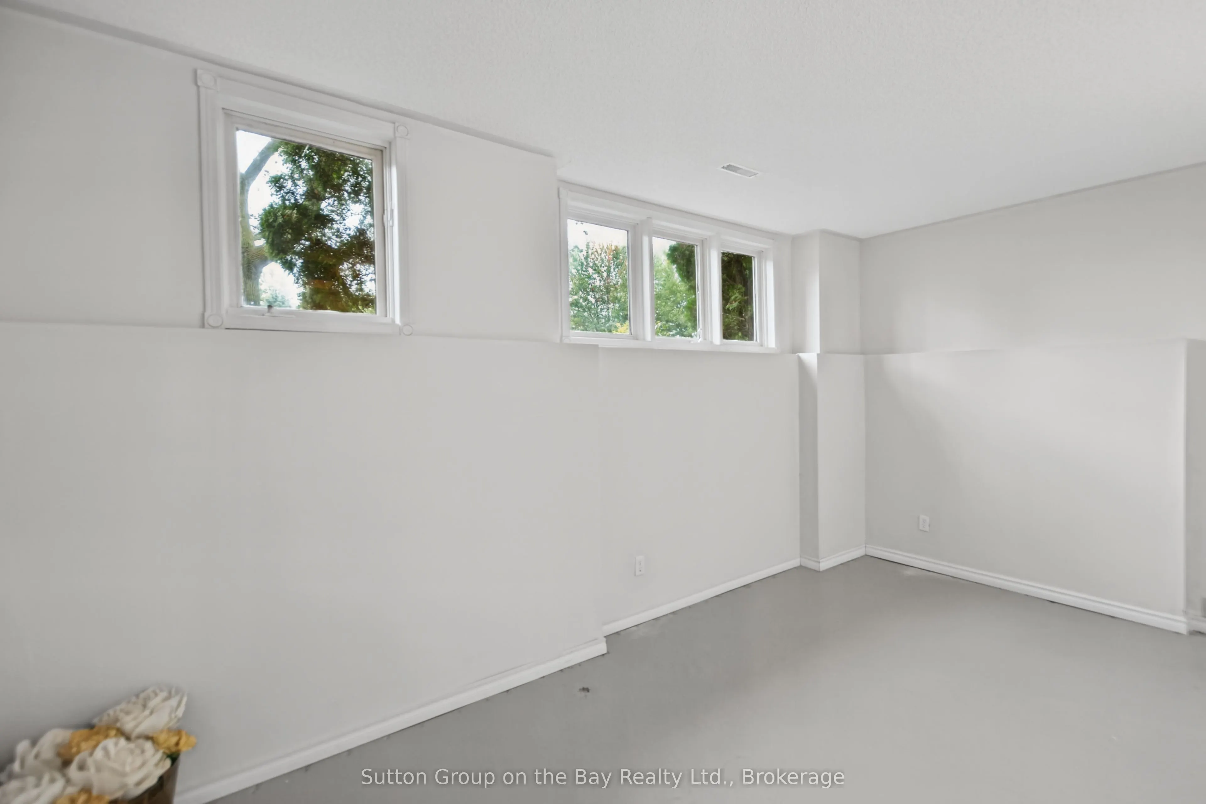 77 Fernbrook Drive