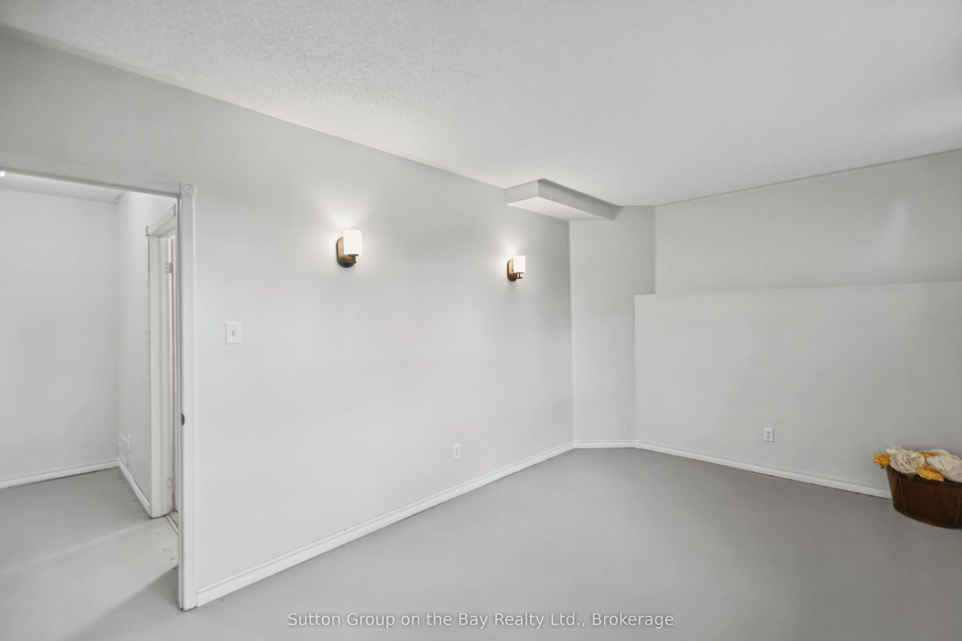 77 Fernbrook Drive
