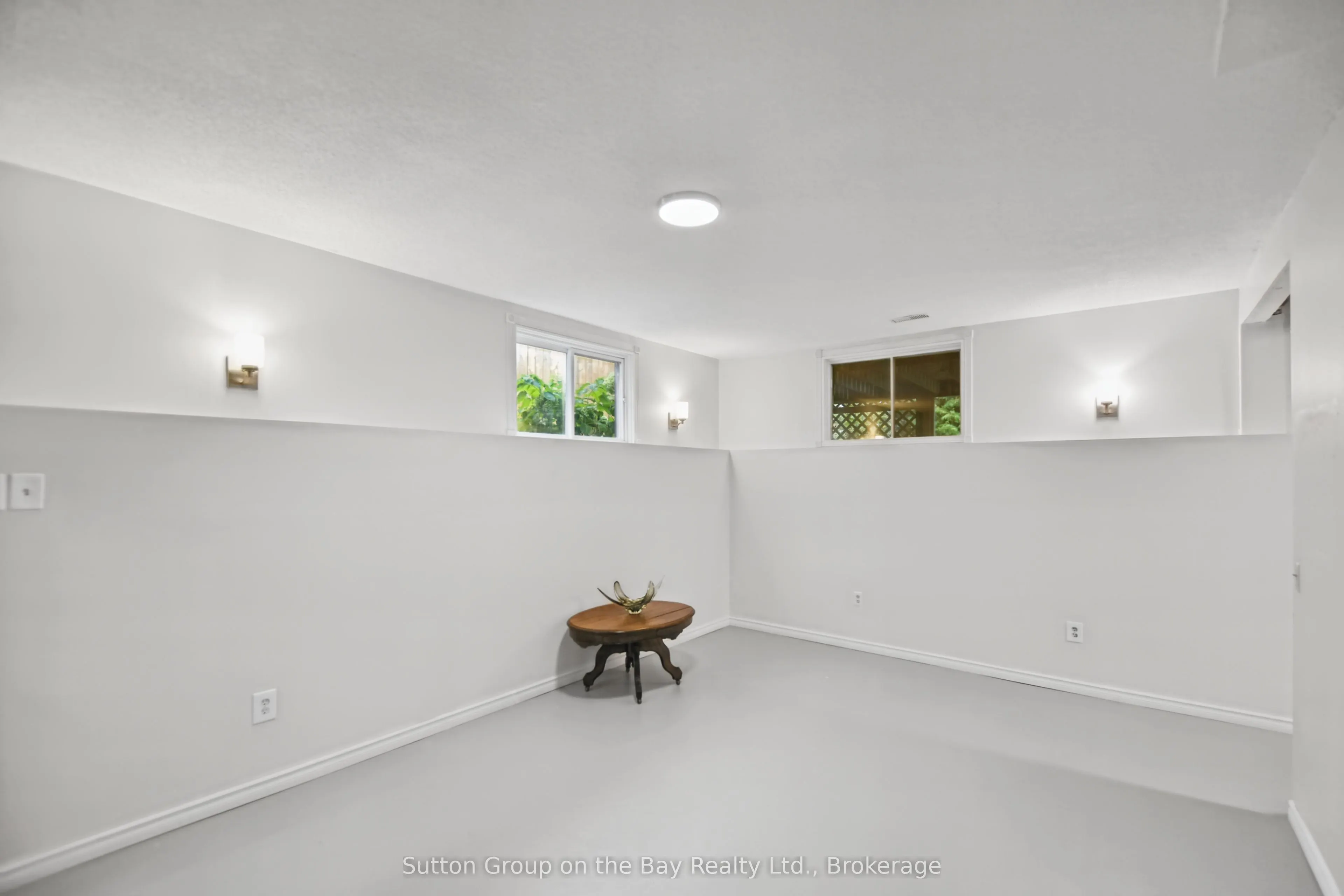 77 Fernbrook Drive