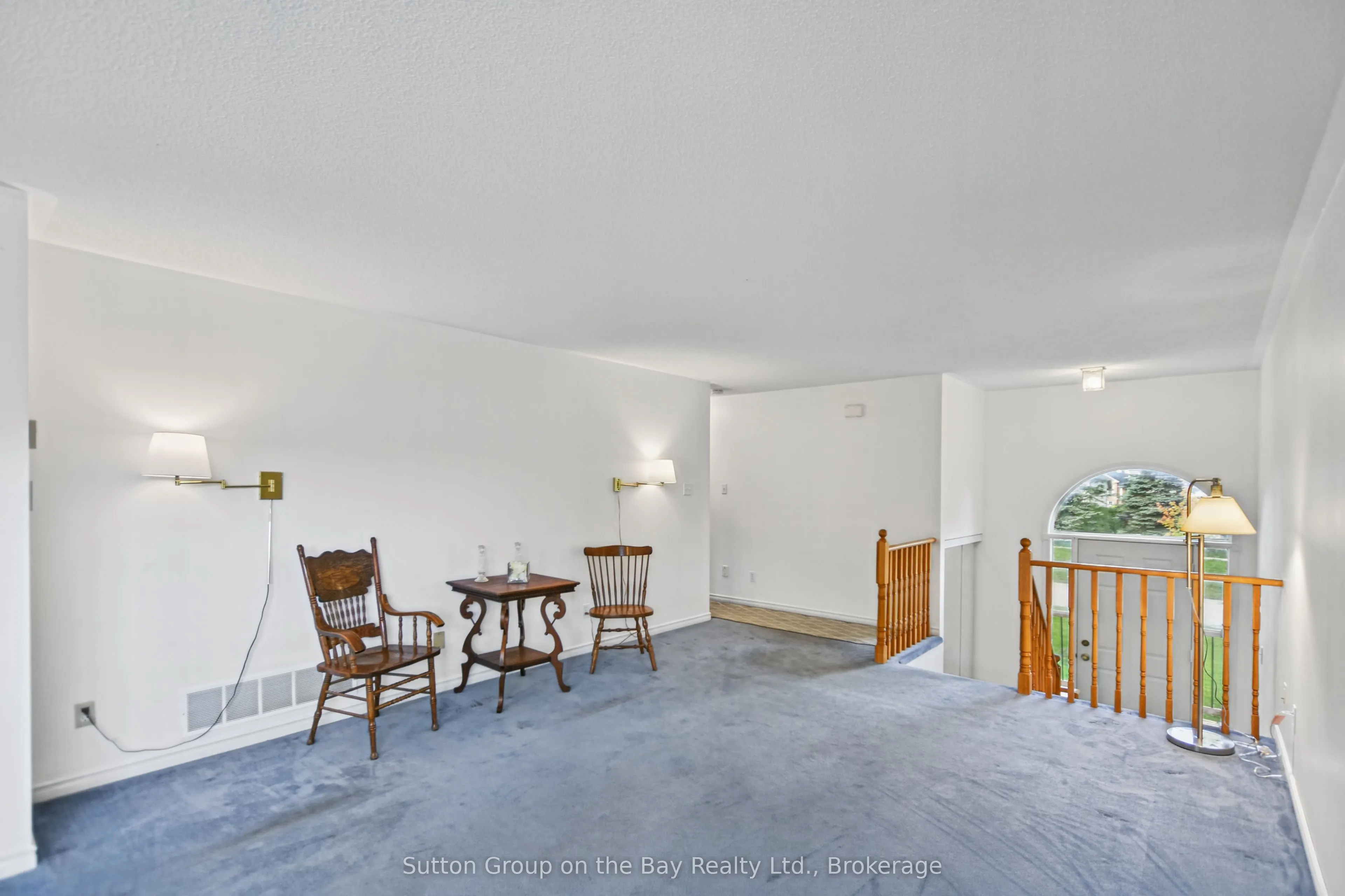 77 Fernbrook Drive