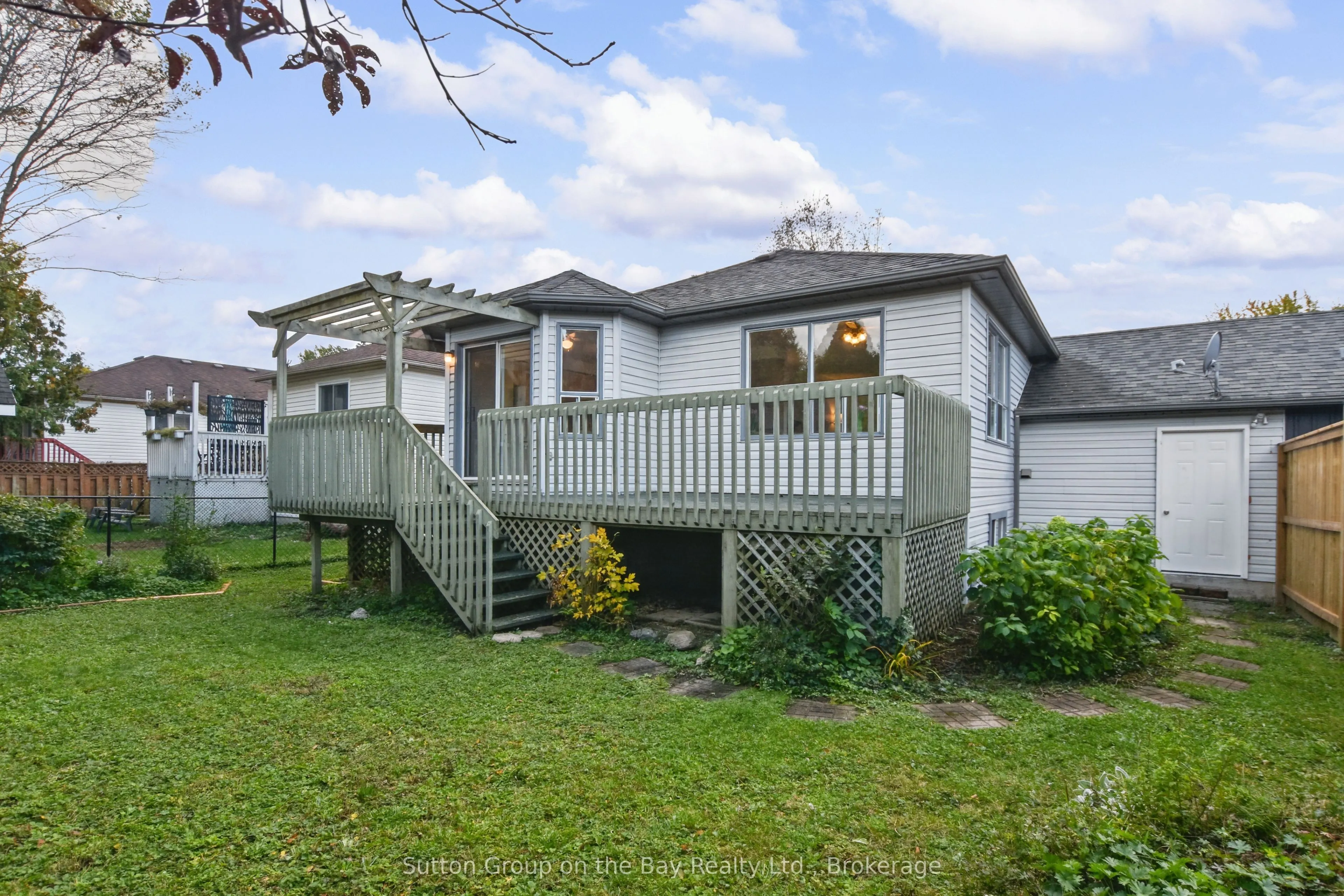 77 Fernbrook Drive