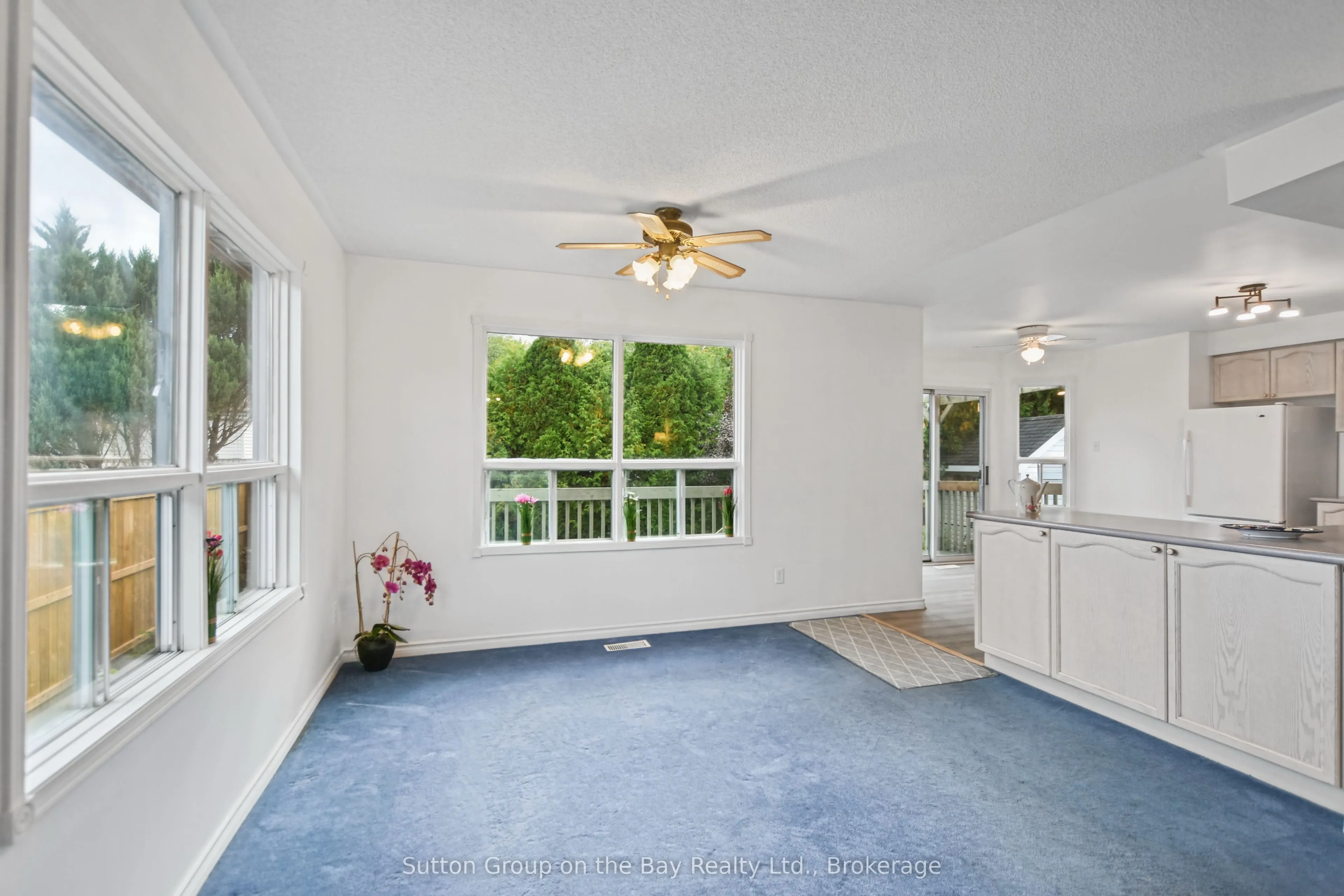 77 Fernbrook Drive
