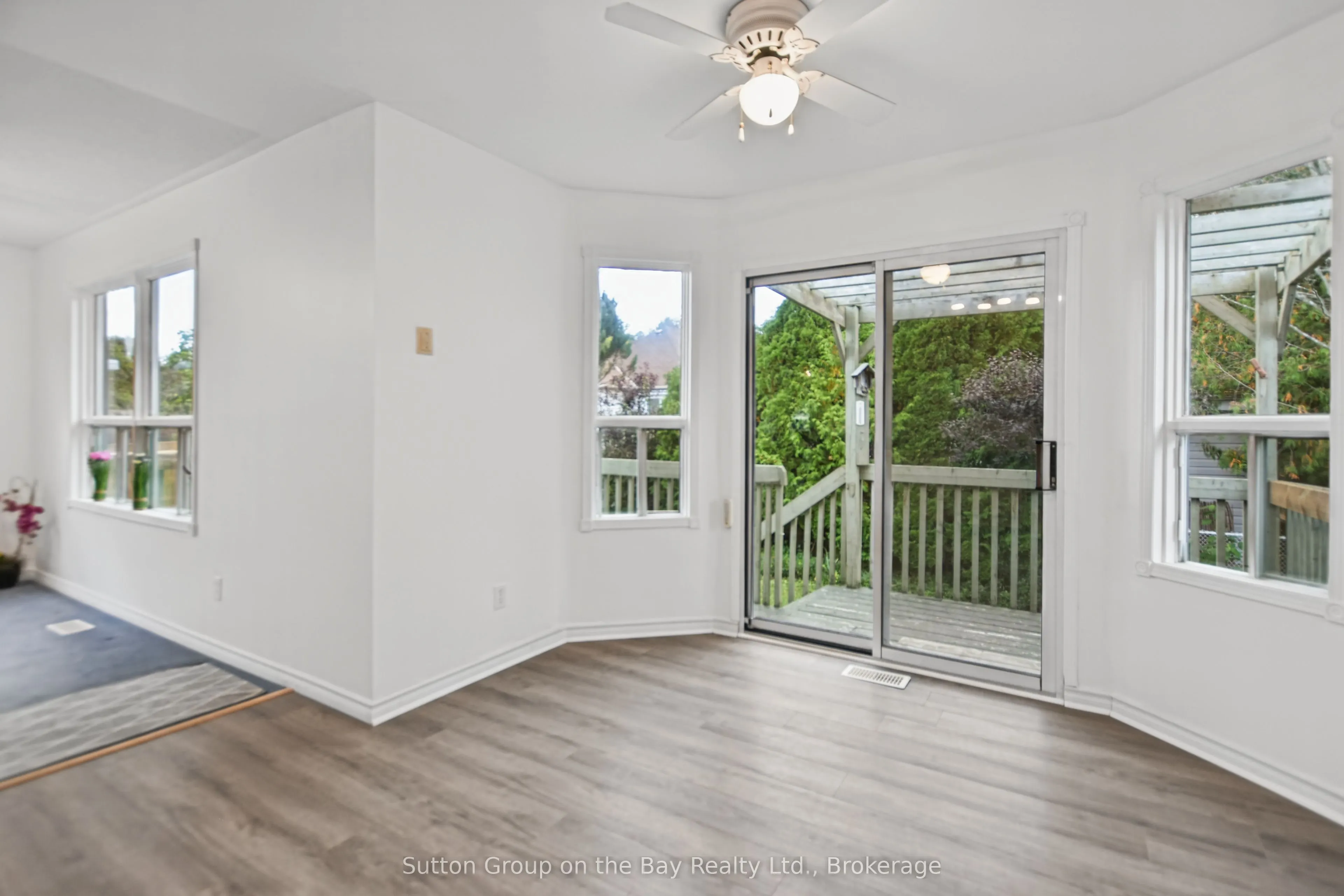 77 Fernbrook Drive