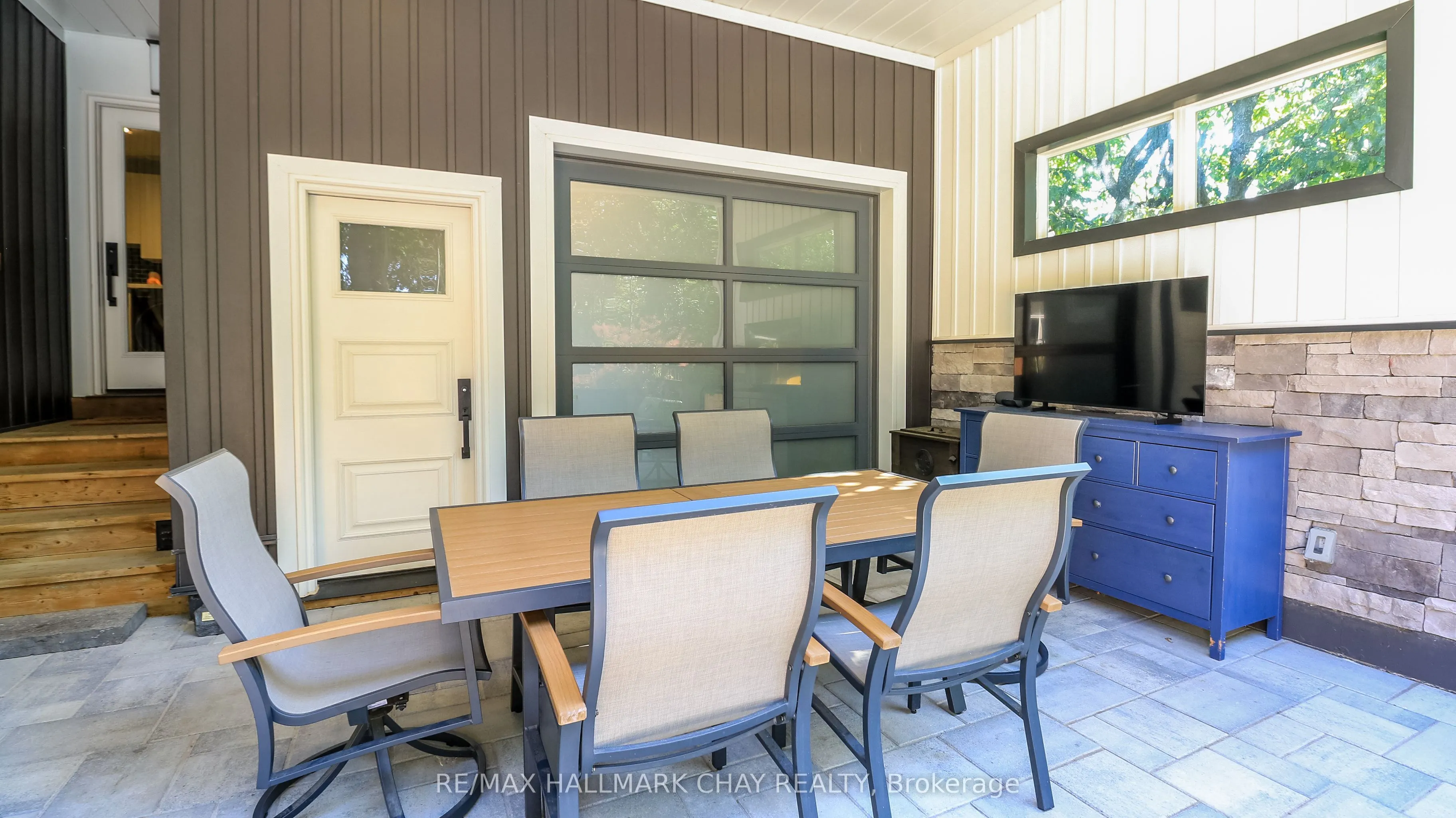 17 Bowman Avenue