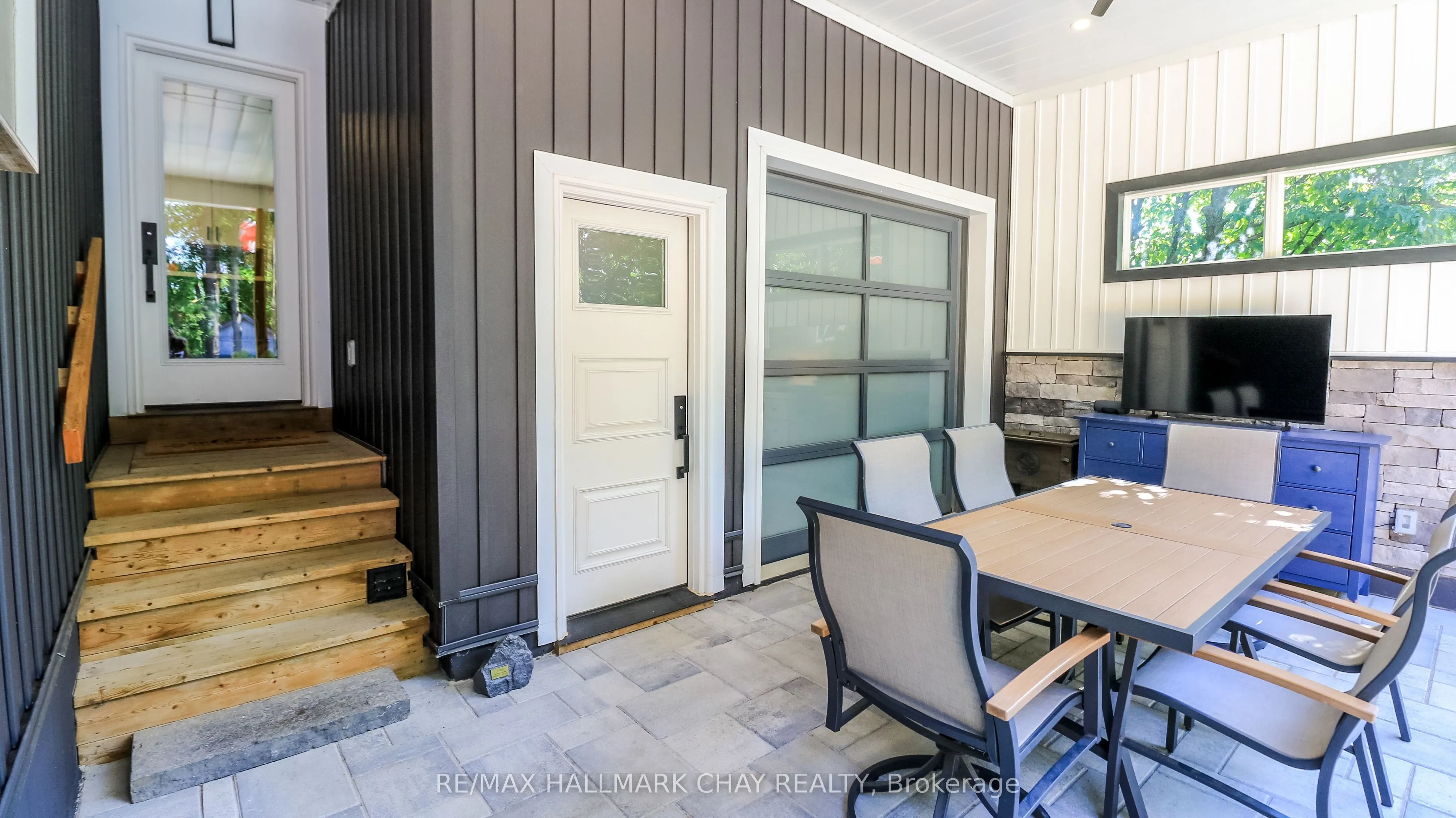 17 Bowman Avenue