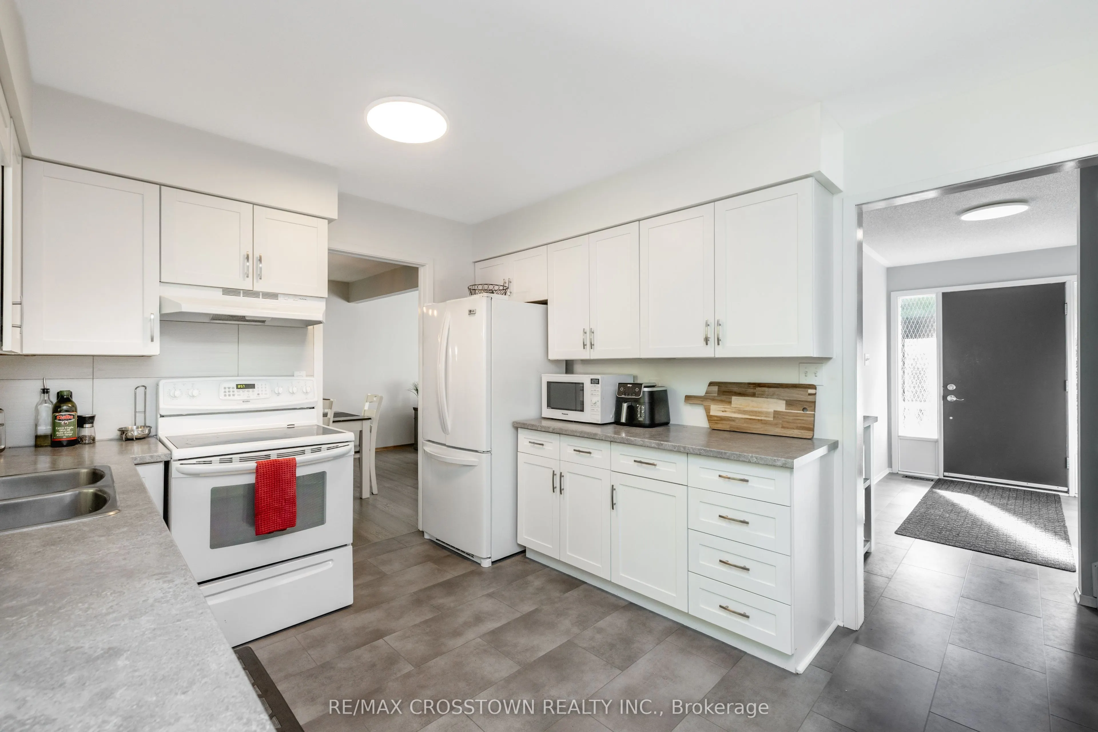 87 Baywood Way