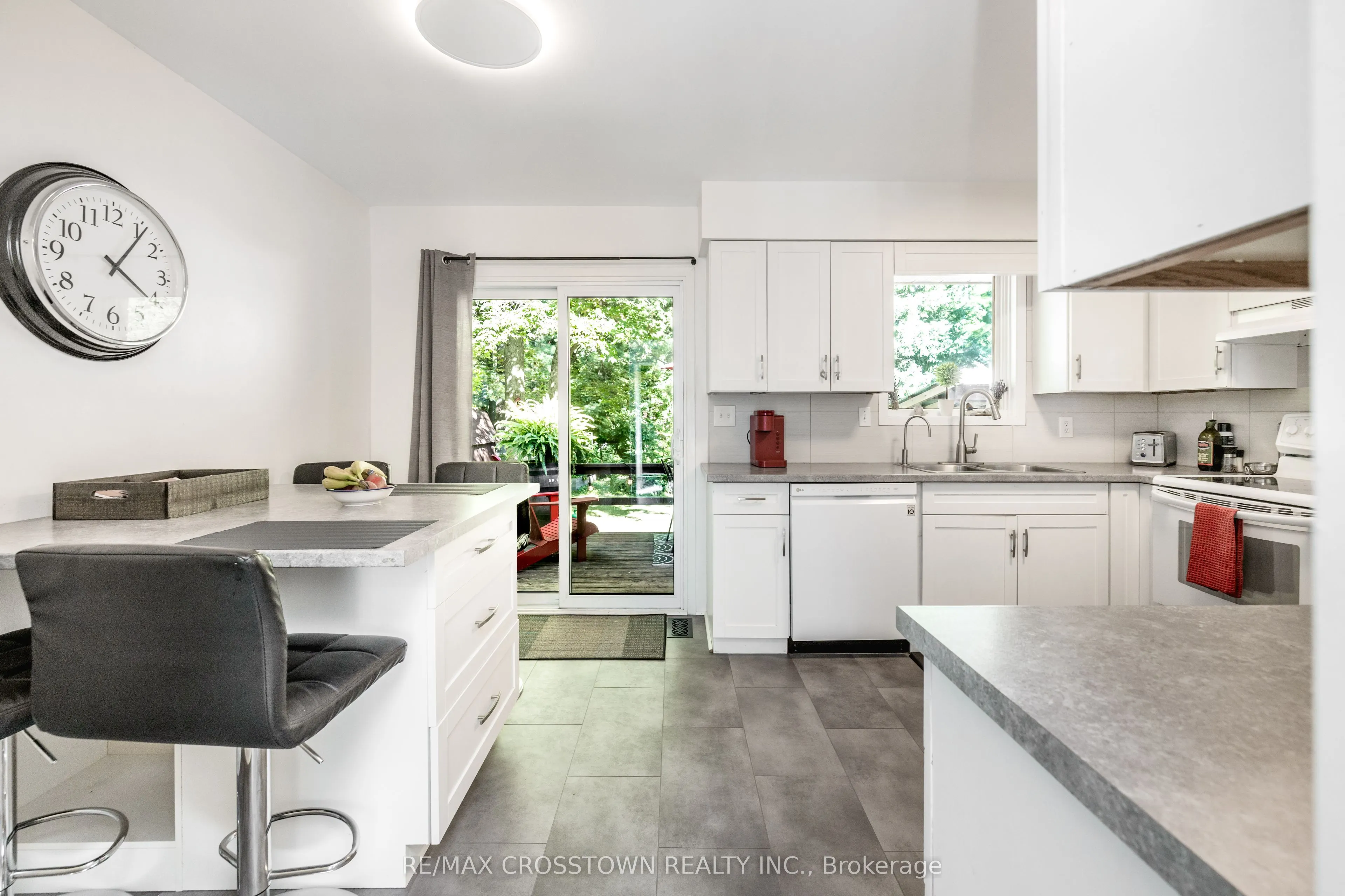87 Baywood Way