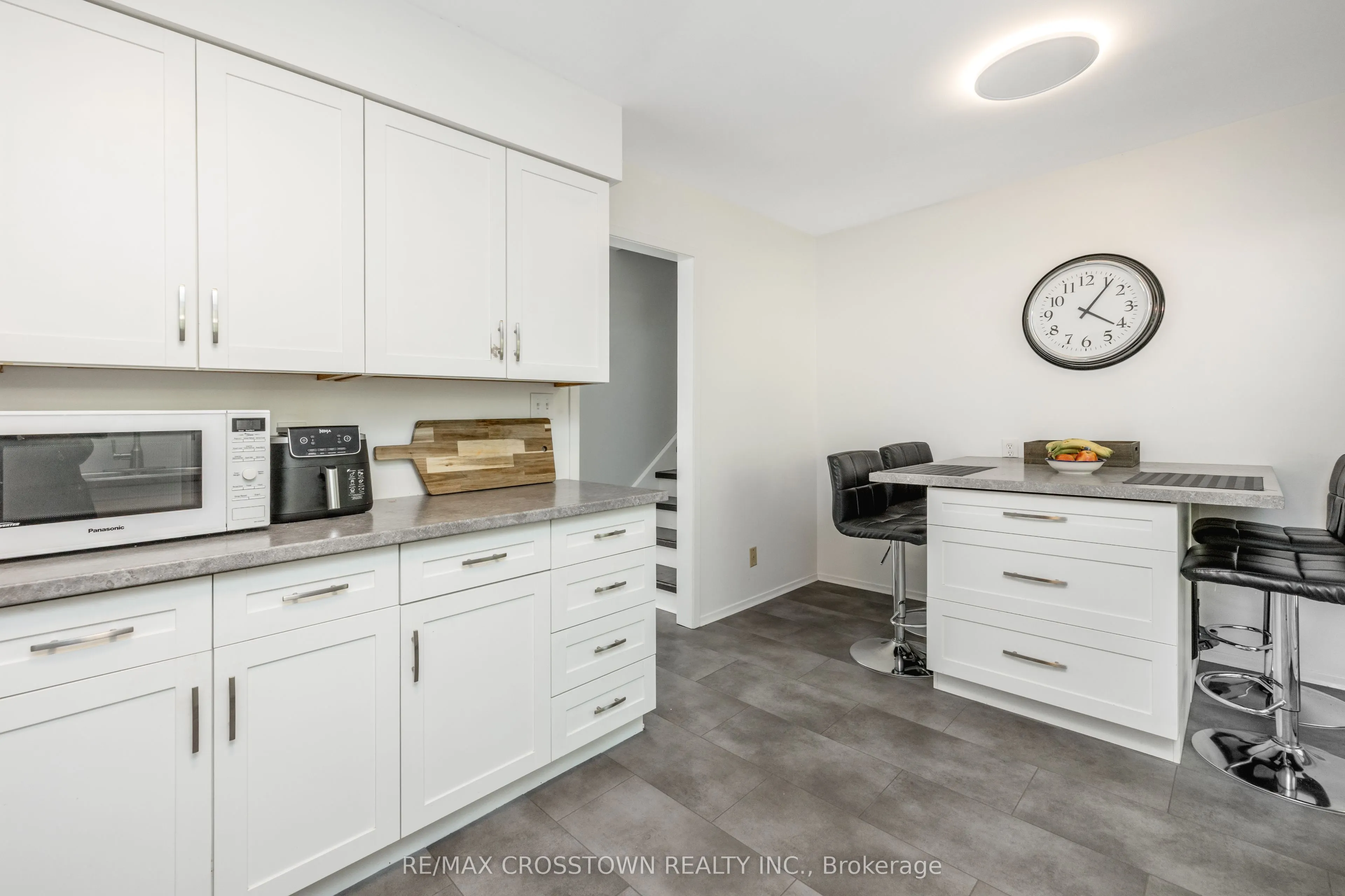 87 Baywood Way