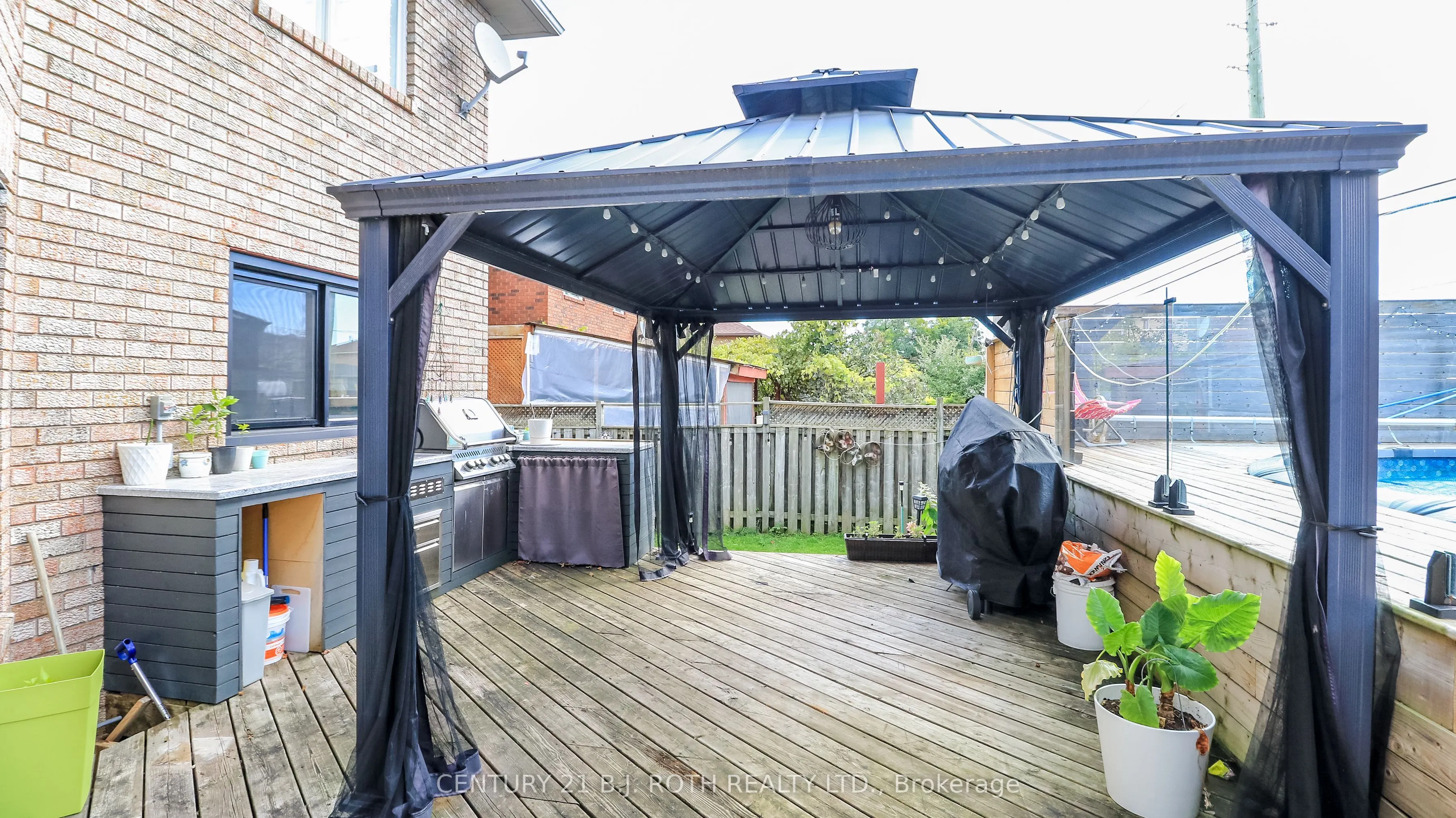 61 Barwick Drive W
