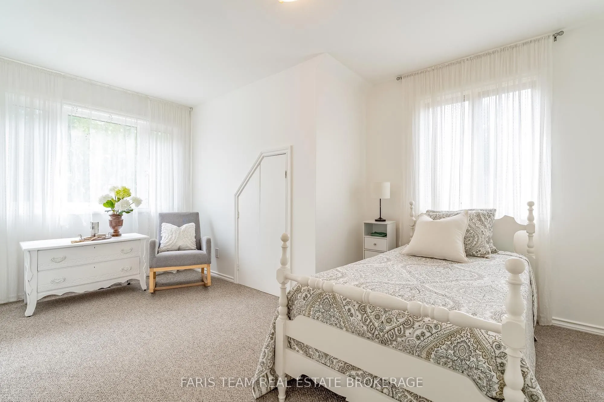 238 Robins Point Road