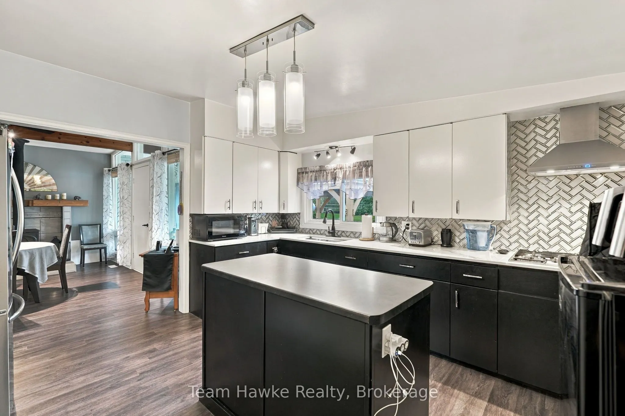 385 Lafontaine Road W