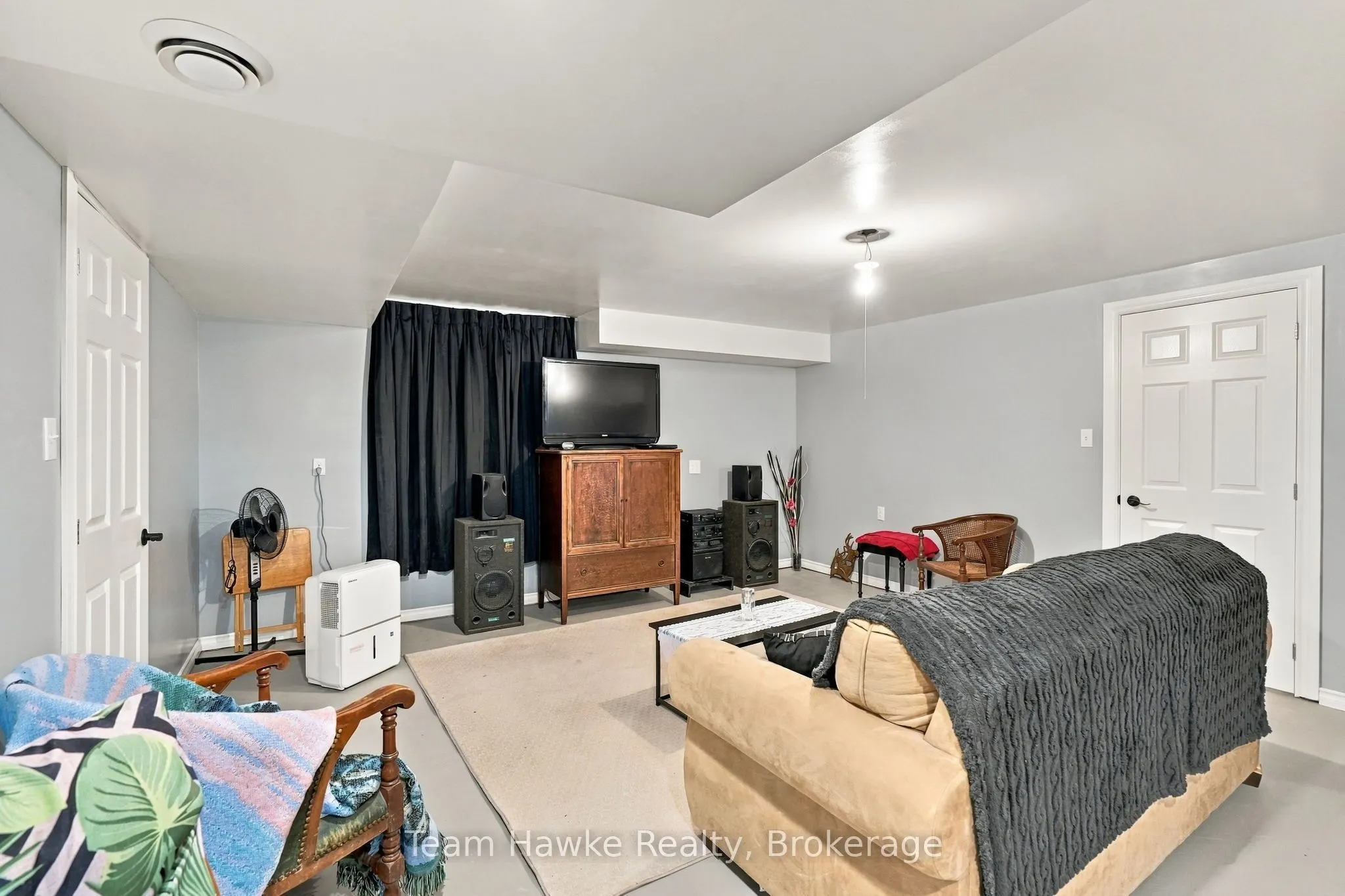 385 Lafontaine Road W