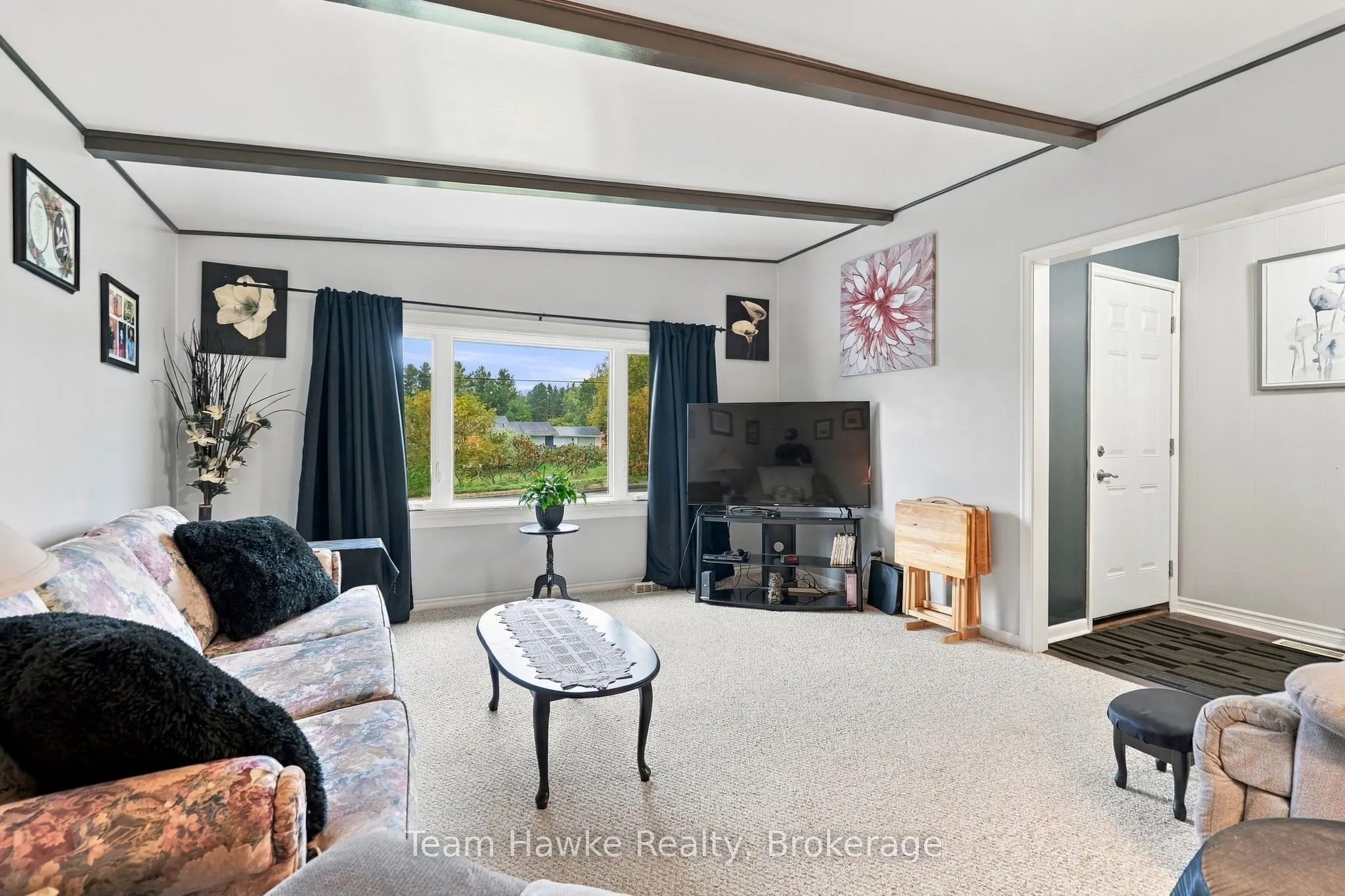 385 Lafontaine Road W