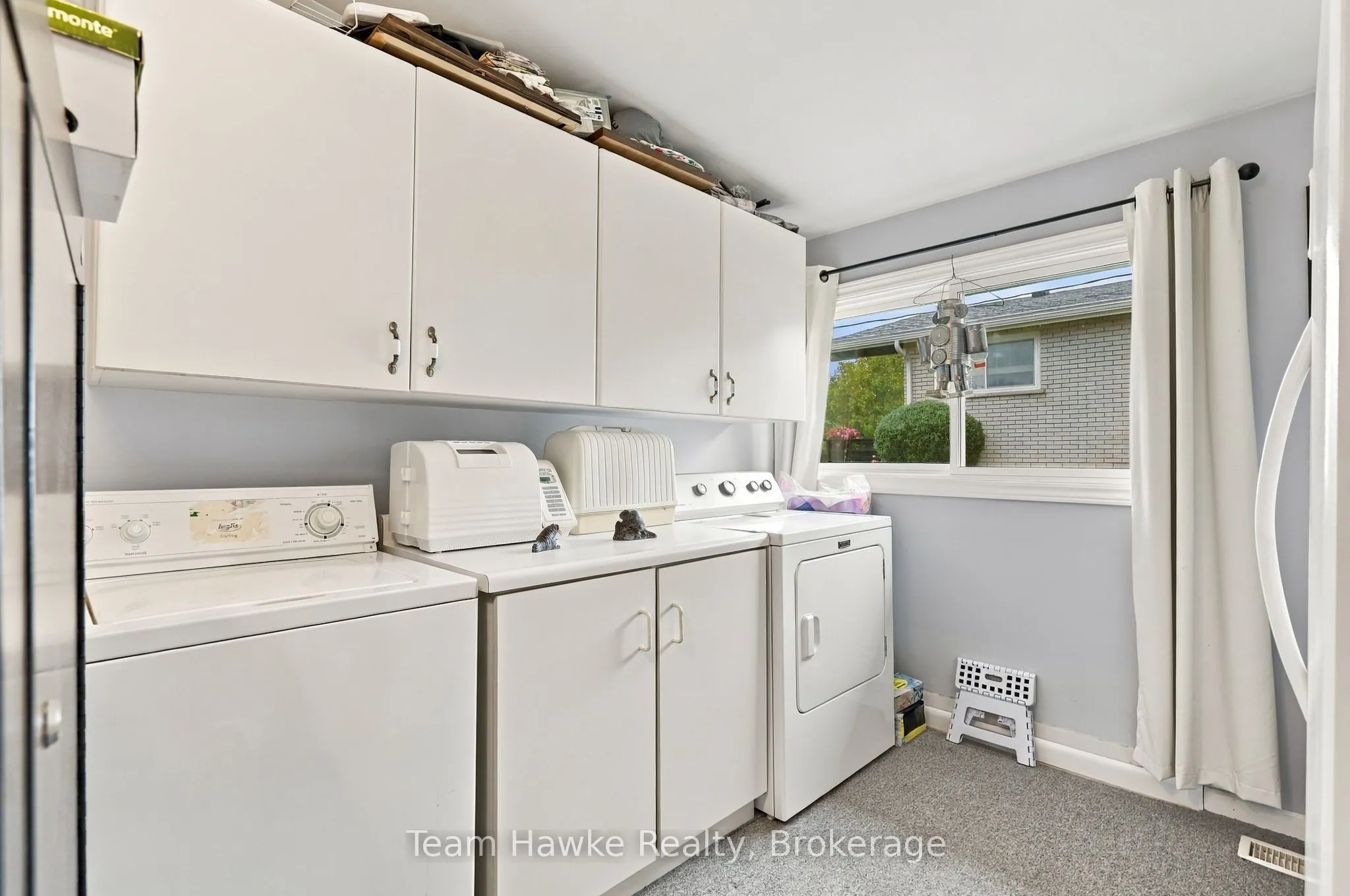 385 Lafontaine Road W