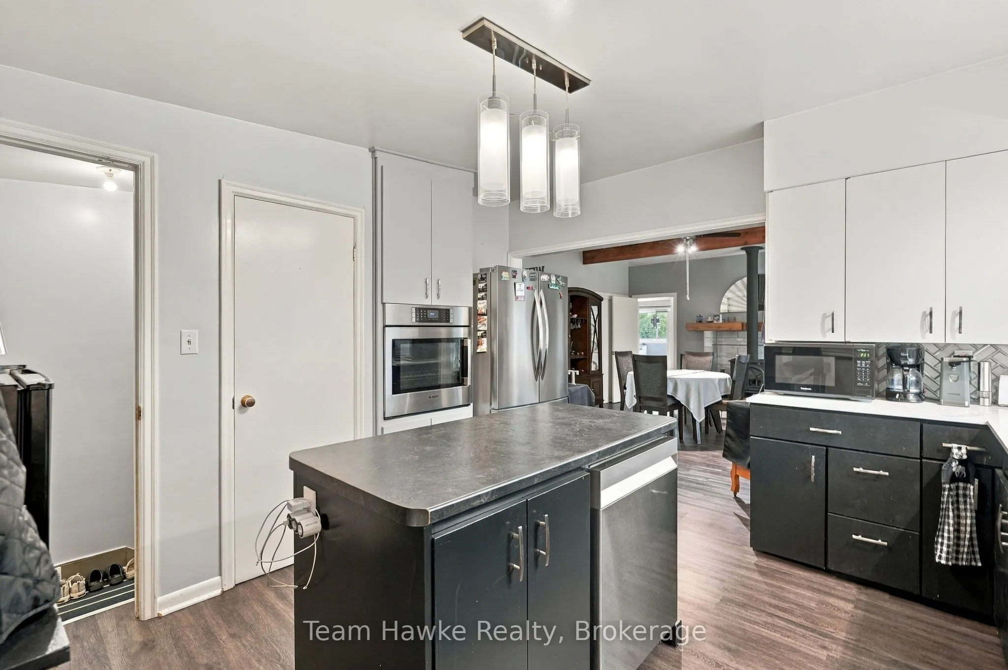 385 Lafontaine Road W