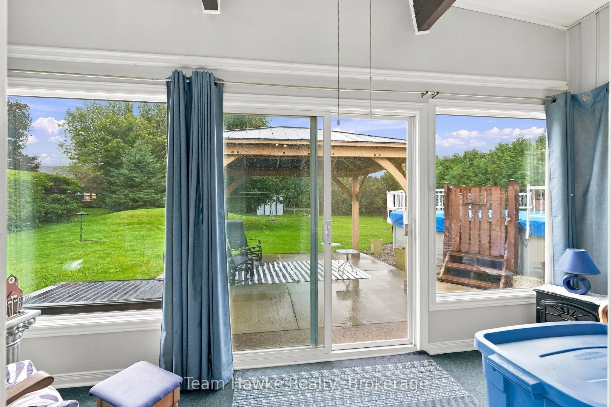 385 Lafontaine Road W