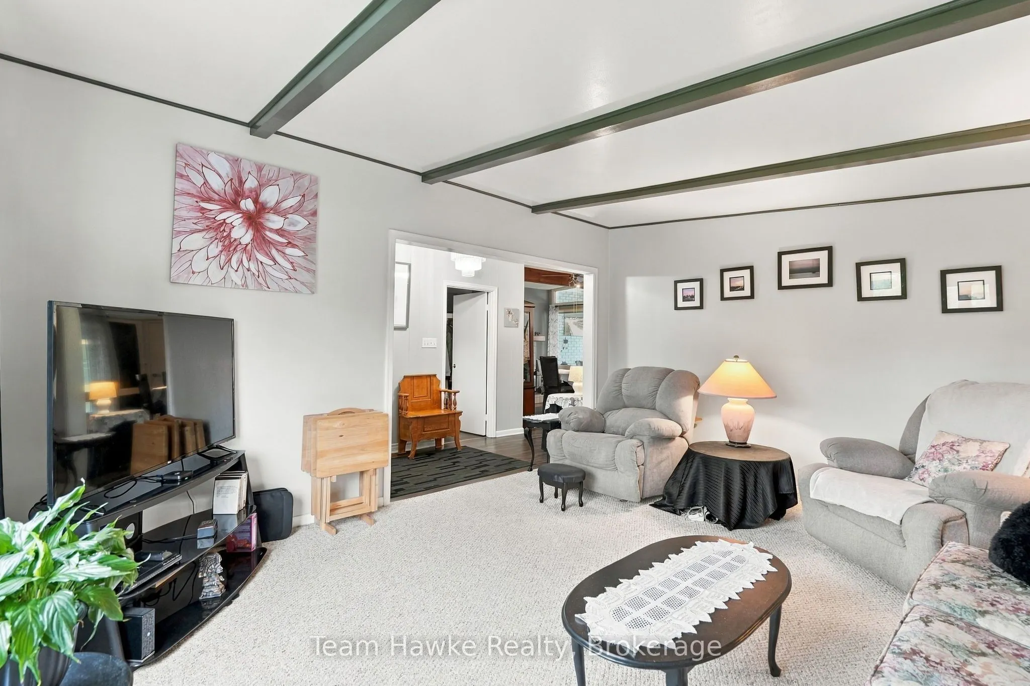385 Lafontaine Road W