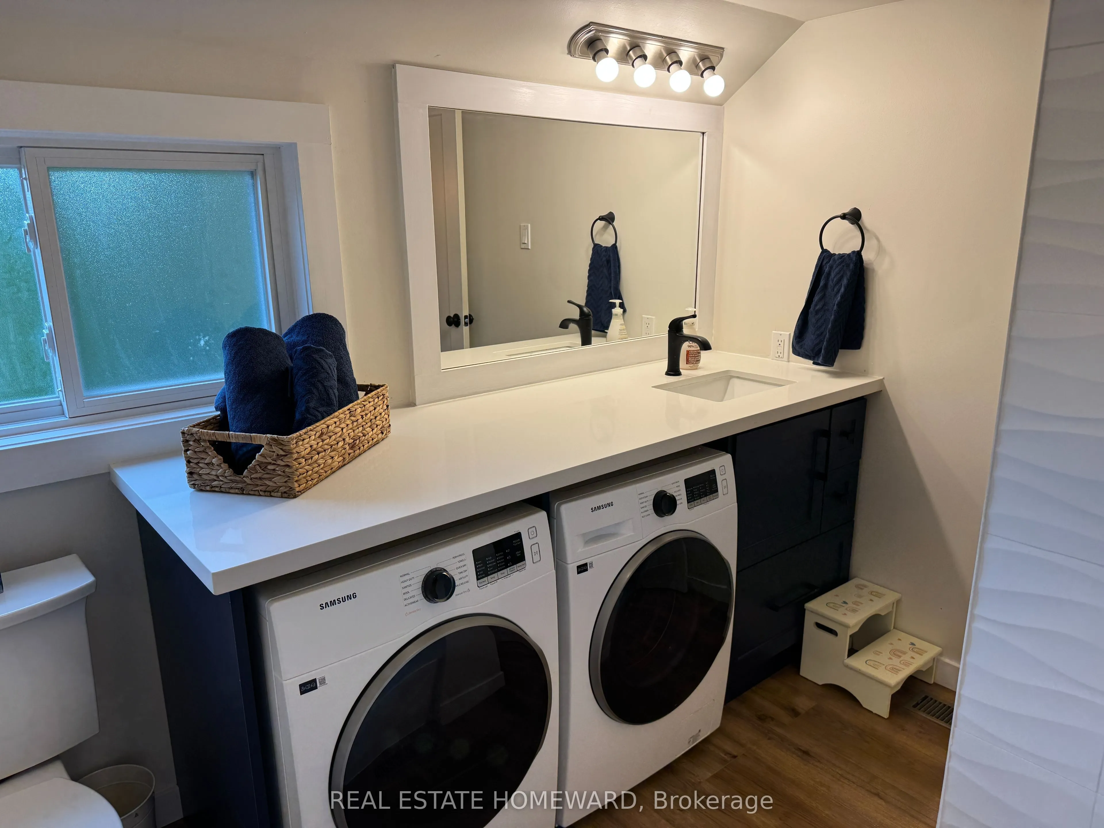 130 ESCARPMENT Crescent #16