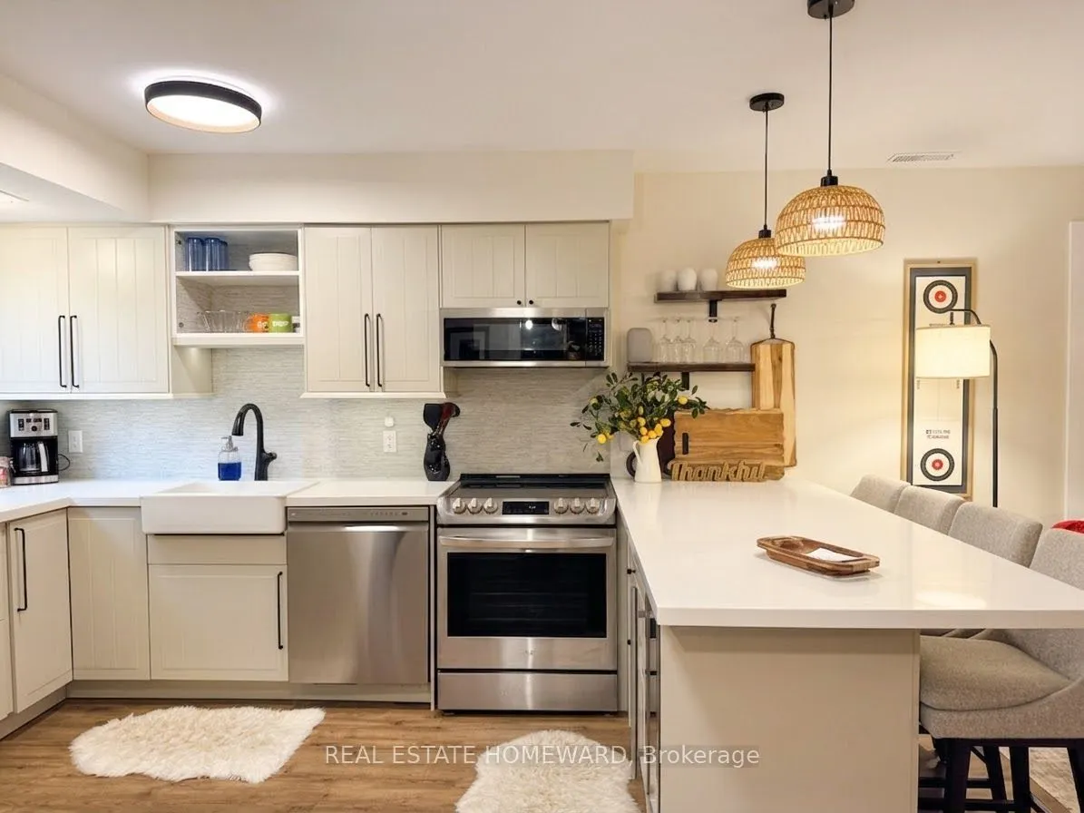 130 ESCARPMENT Crescent #16