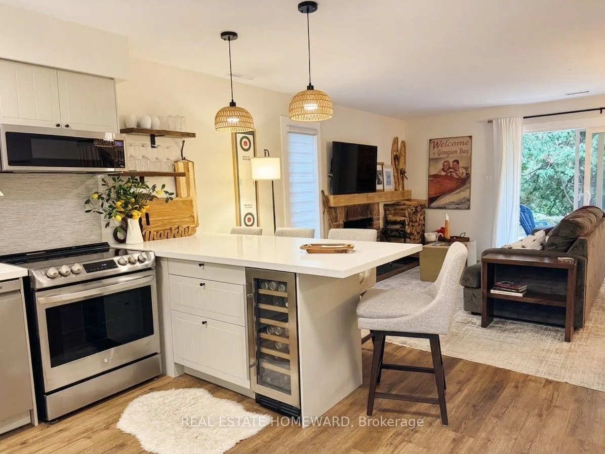 130 ESCARPMENT Crescent #16