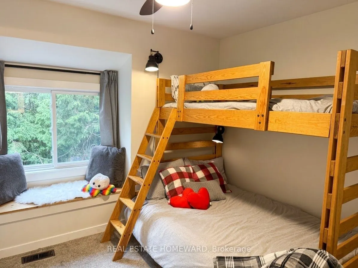 130 ESCARPMENT Crescent #16