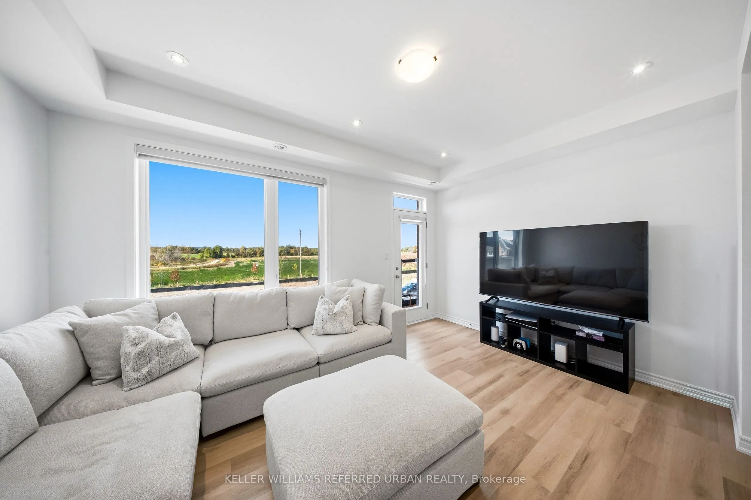 61 Vinewood Crescent
