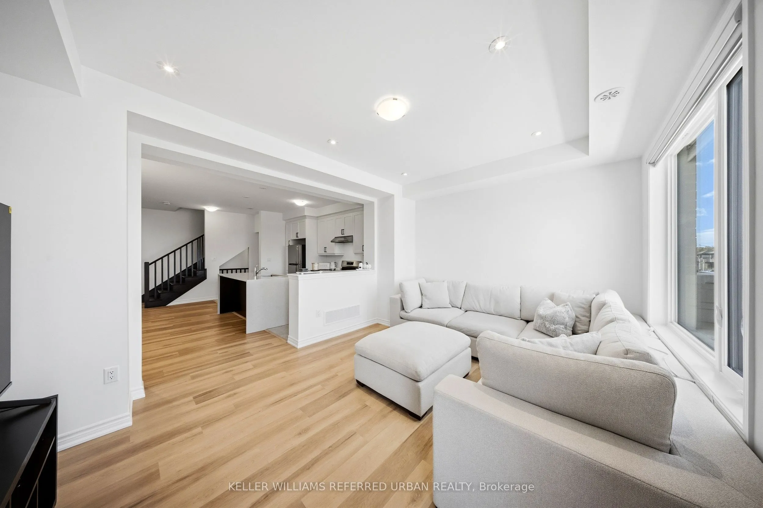 61 Vinewood Crescent