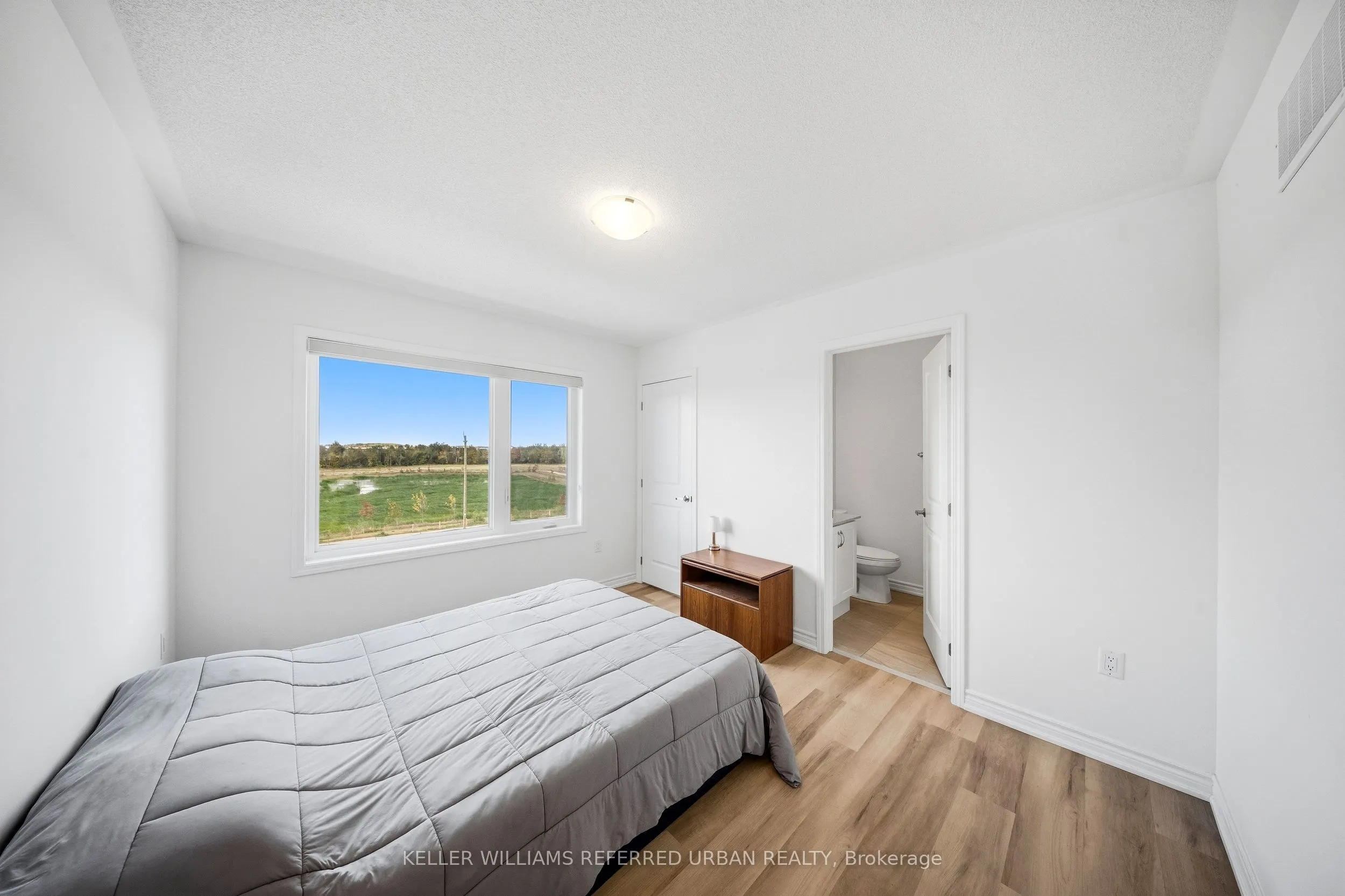61 Vinewood Crescent