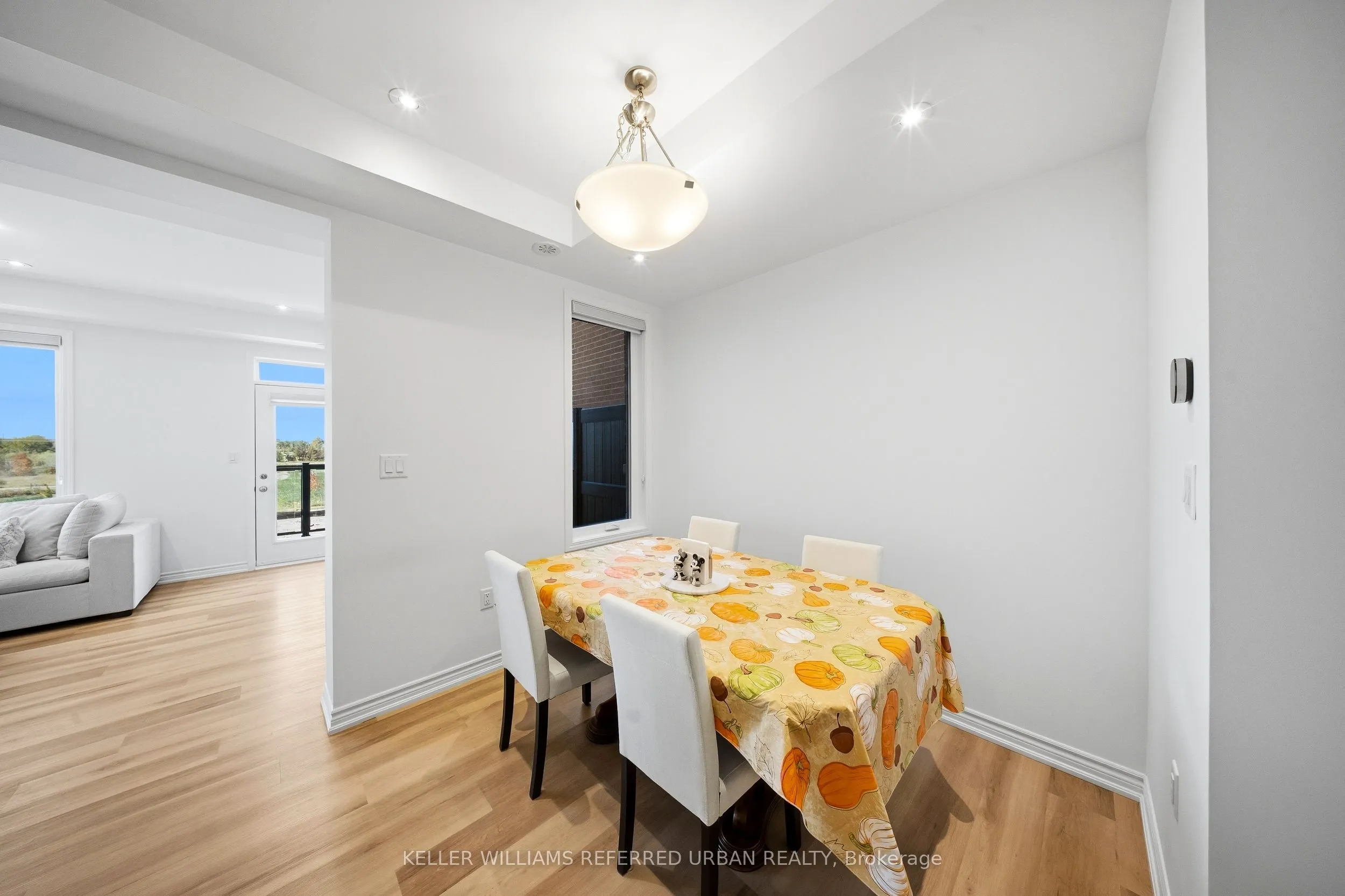 61 Vinewood Crescent
